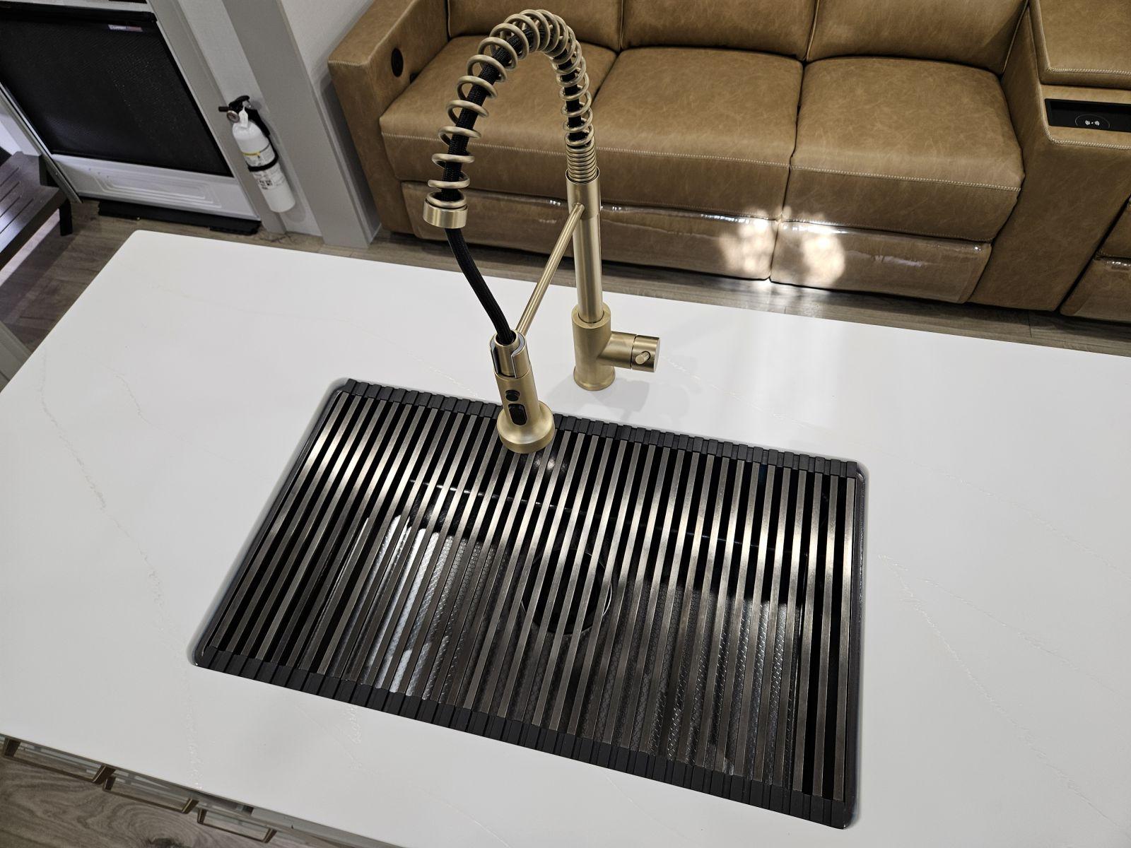 2026 Brinkley 2026 Brinkley Model Z - thumbnail 11