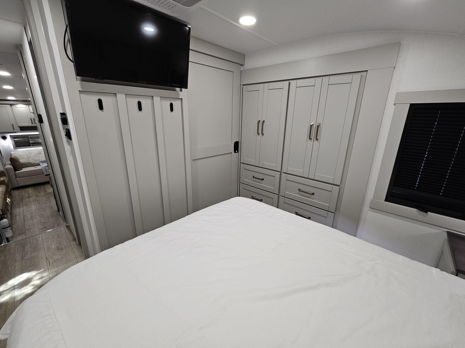 2026 Brinkley 2026 Brinkley Model Z - thumbnail 16