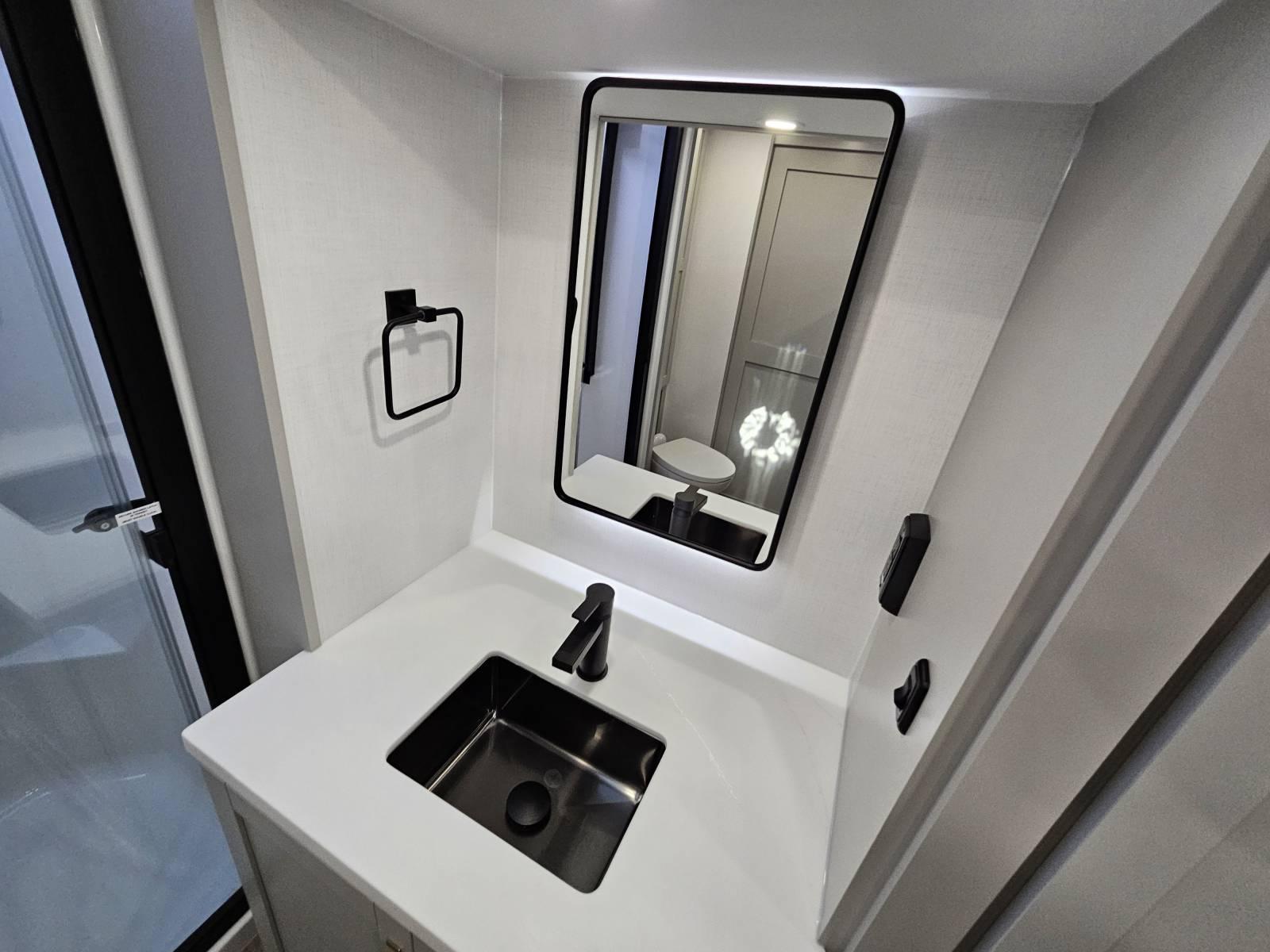 2026 Brinkley 2026 Brinkley Model Z - thumbnail 19