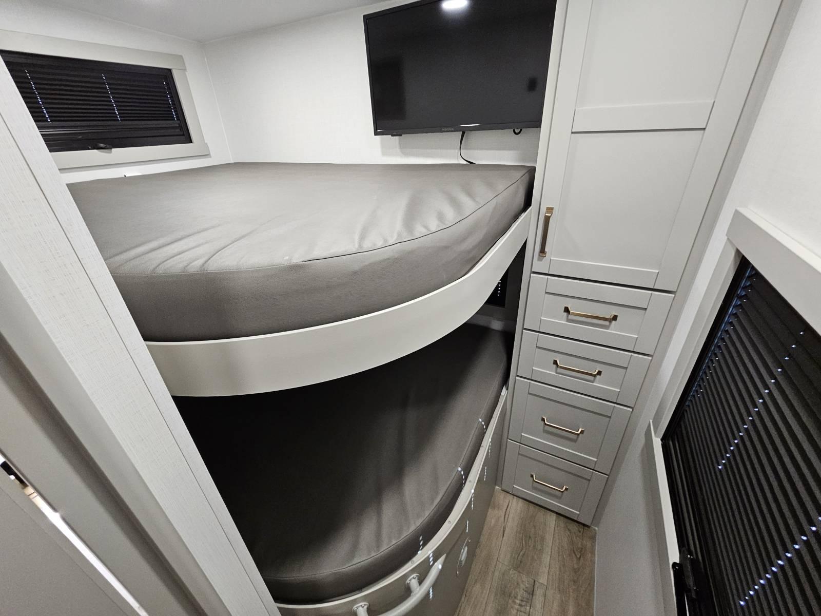 2026 Brinkley 2026 Brinkley Model Z - thumbnail 21