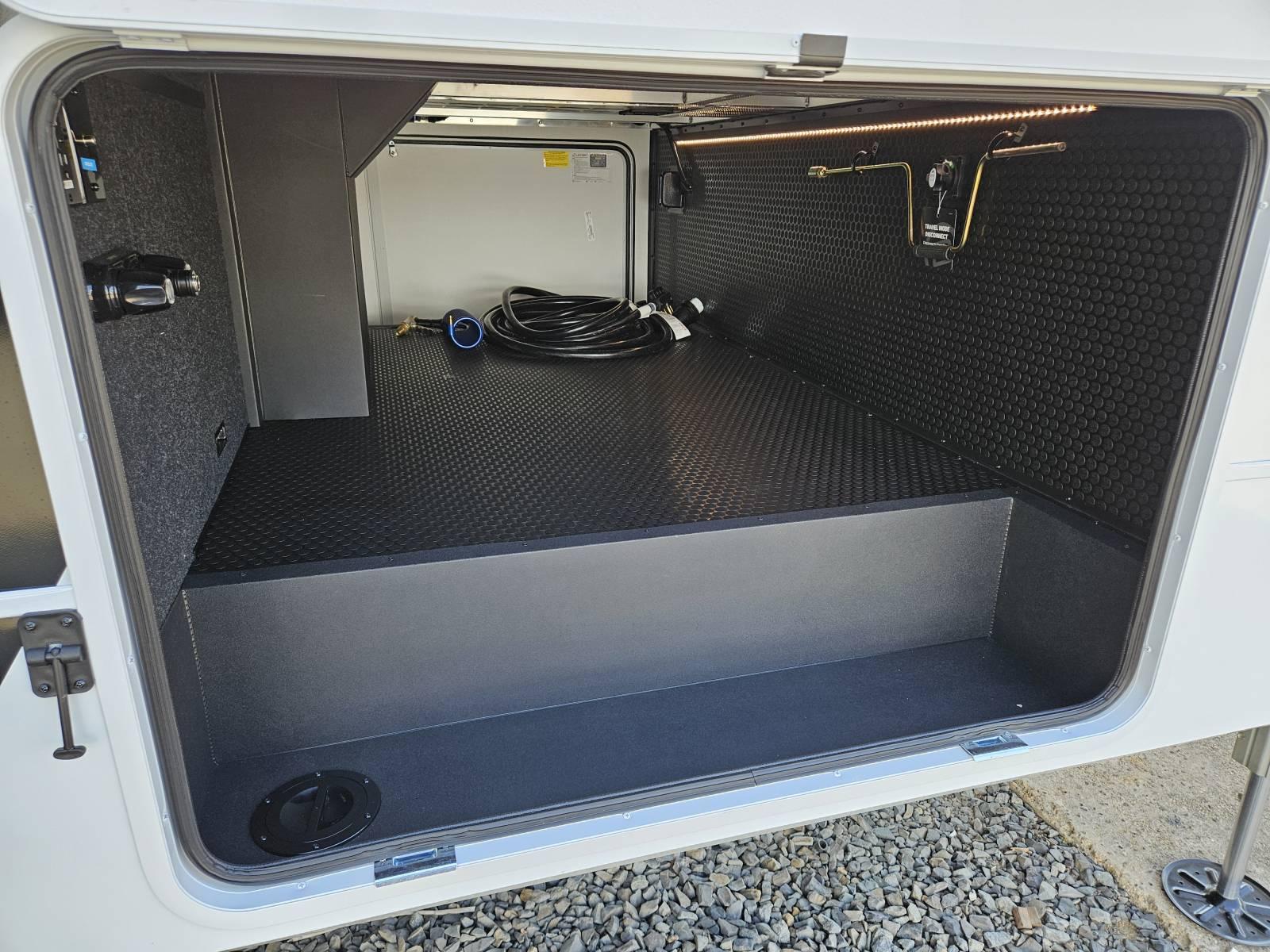 2026 Brinkley 2026 Brinkley Model Z - thumbnail 24