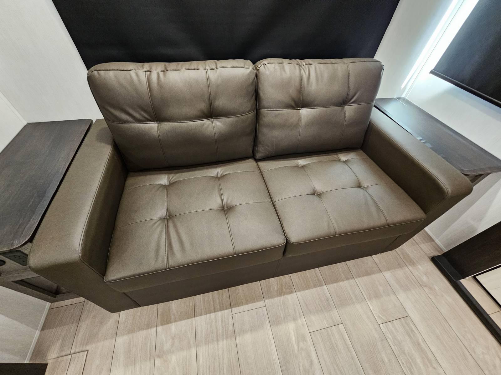 2026 Forest River 2026 Forest River Cherokee Arctic Wolf Suite - thumbnail 6