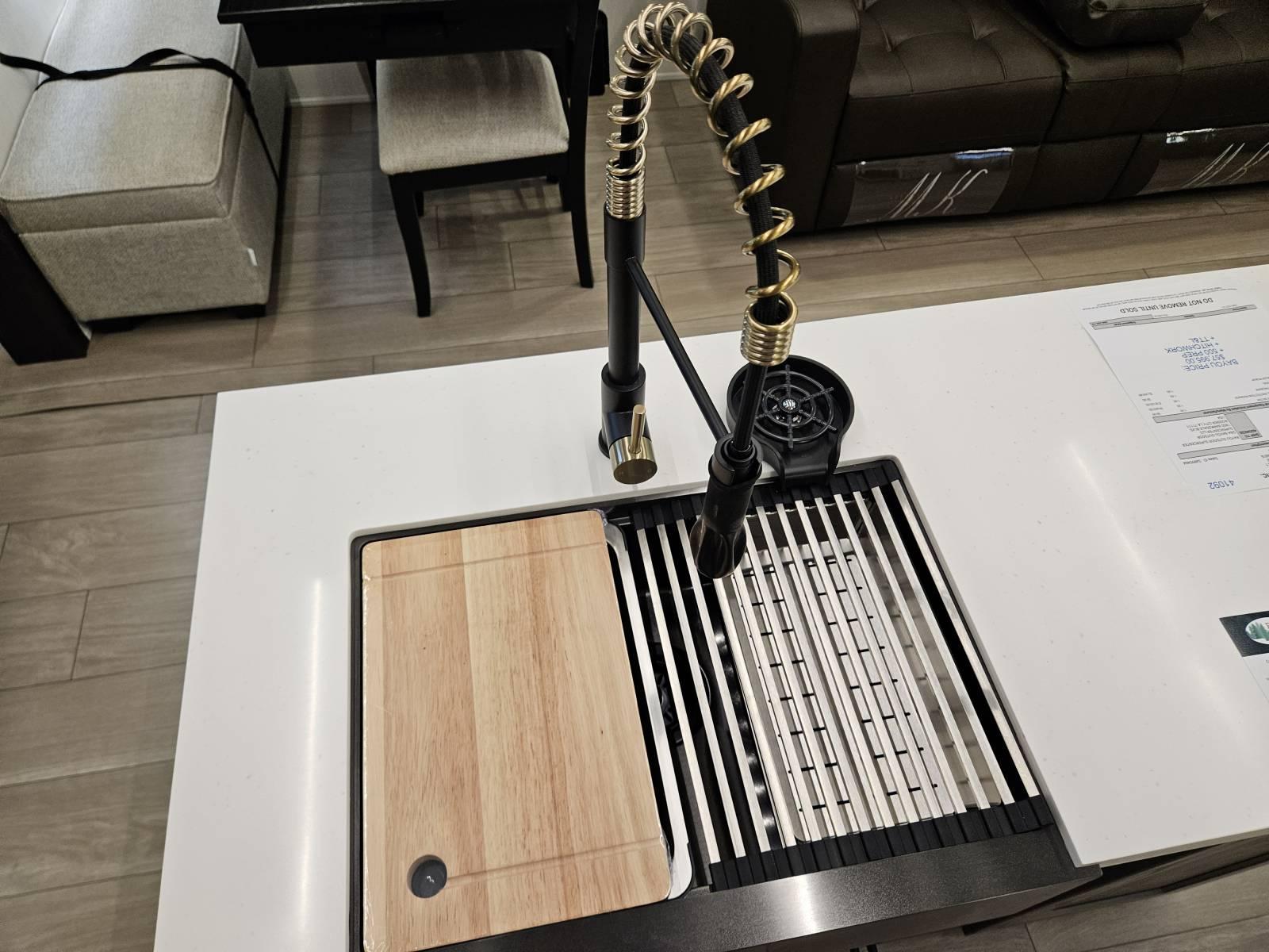 2026 Forest River 2026 Forest River Cherokee Arctic Wolf Suite - thumbnail 11