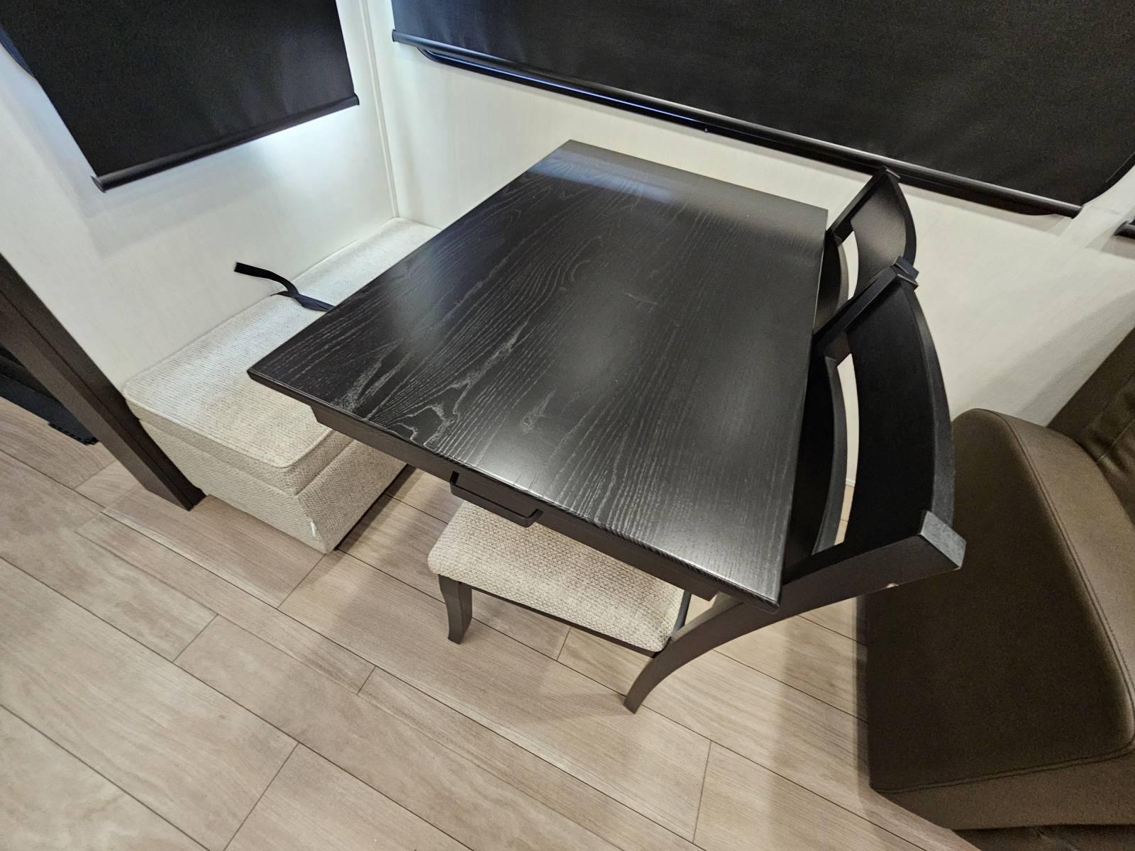 2026 Forest River 2026 Forest River Cherokee Arctic Wolf Suite - thumbnail 16