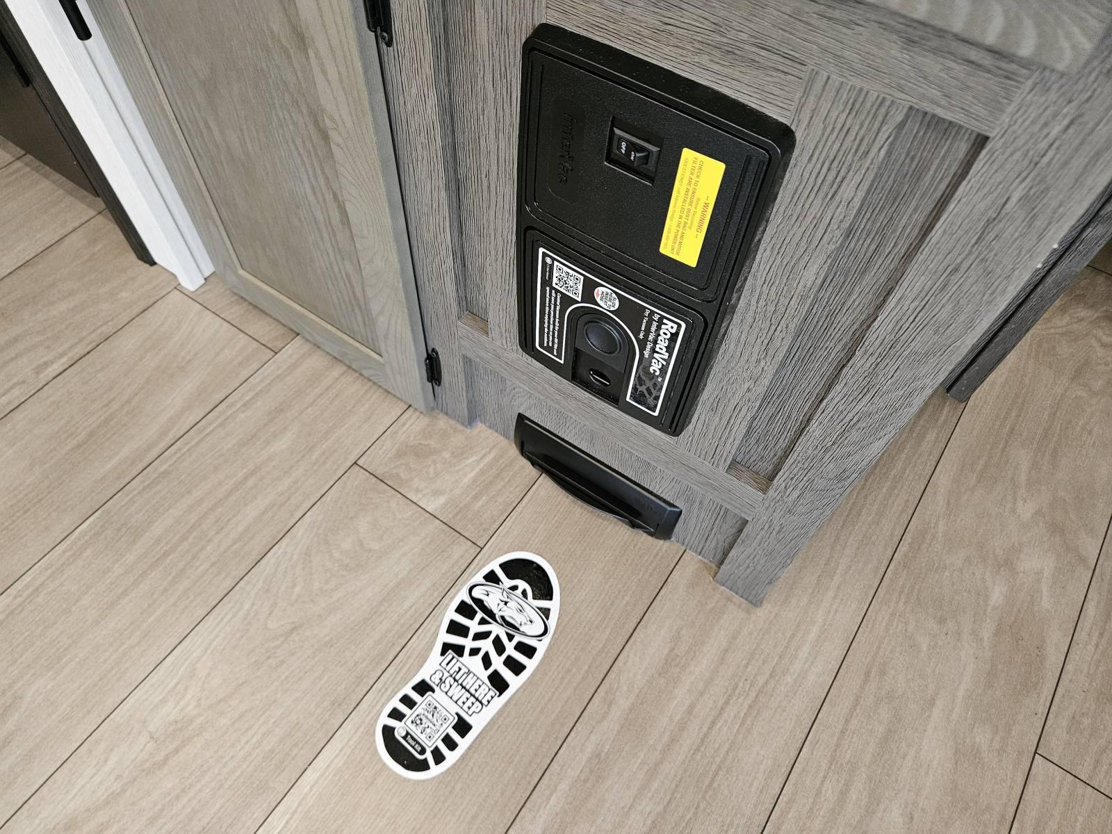 2026 Forest River 2026 Forest River Cherokee Arctic Wolf Suite - thumbnail 25