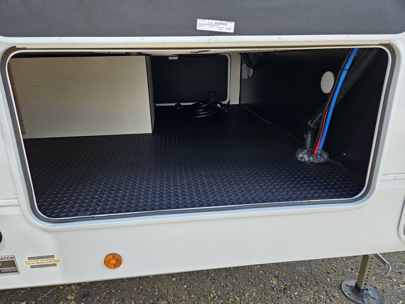 2026 Forest River 2026 Forest River Cherokee Arctic Wolf Suite - thumbnail 27