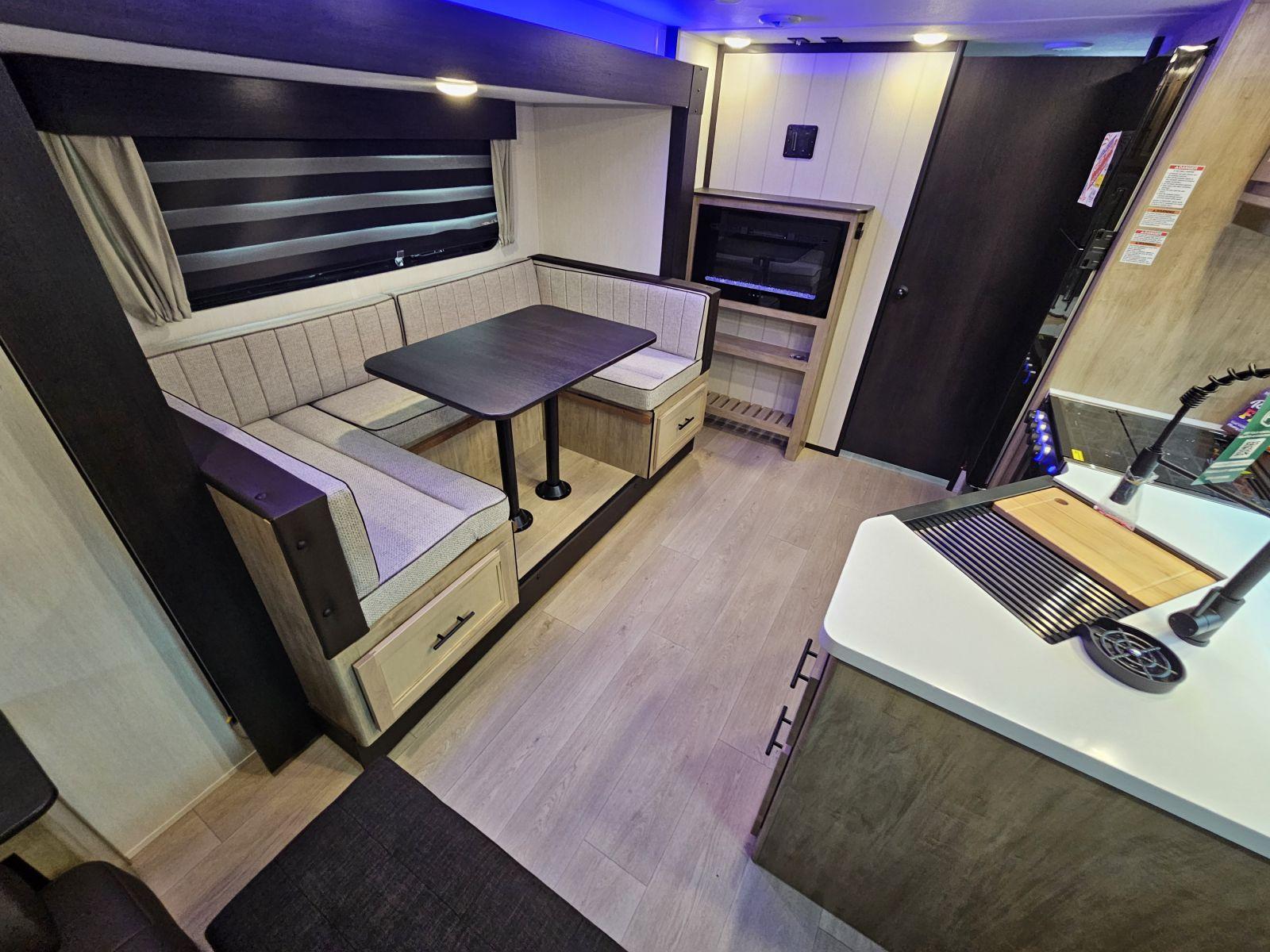 2026 Forest River 2026 Forest River Cherokee Grey Wolf Black Label - thumbnail 4