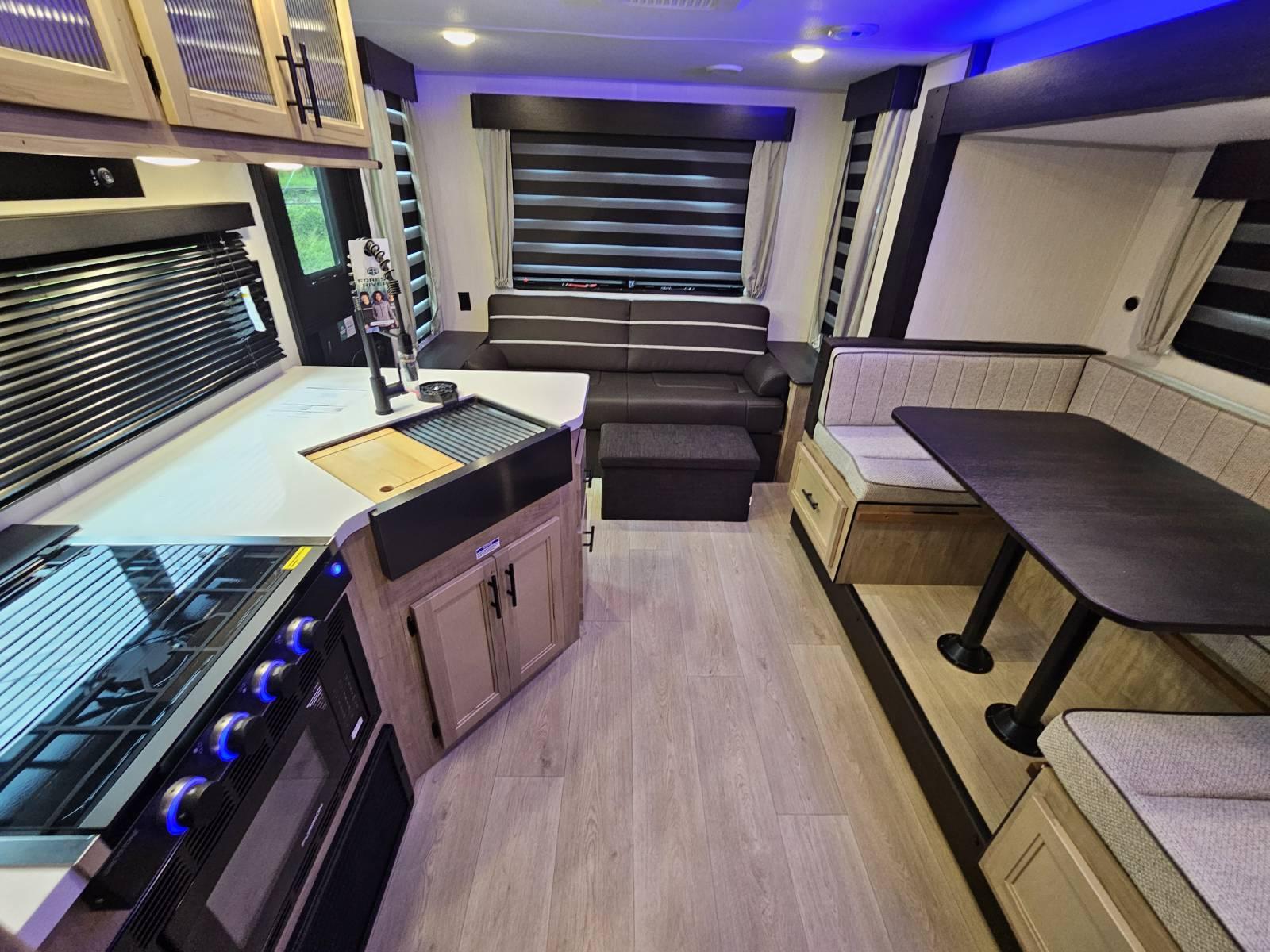 2026 Forest River 2026 Forest River Cherokee Grey Wolf Black Label - thumbnail 5