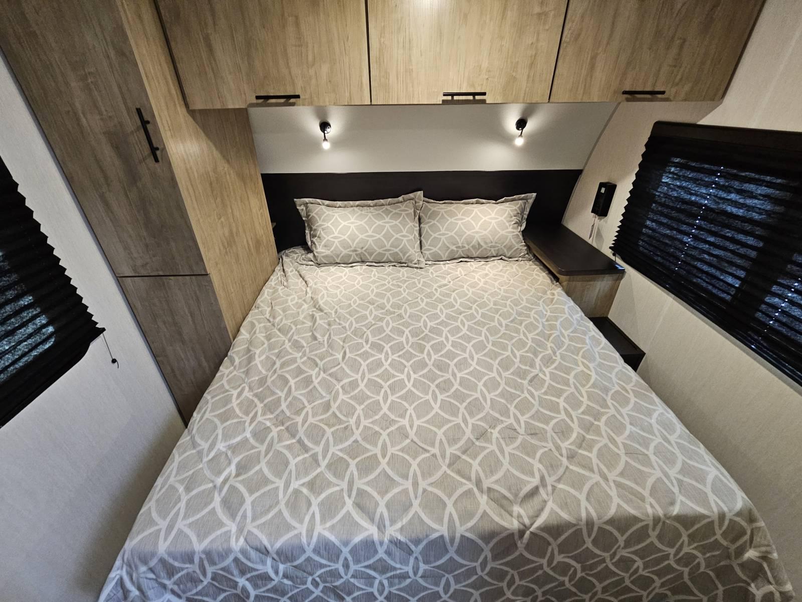 2026 Forest River 2026 Forest River Cherokee Grey Wolf Black Label - thumbnail 13