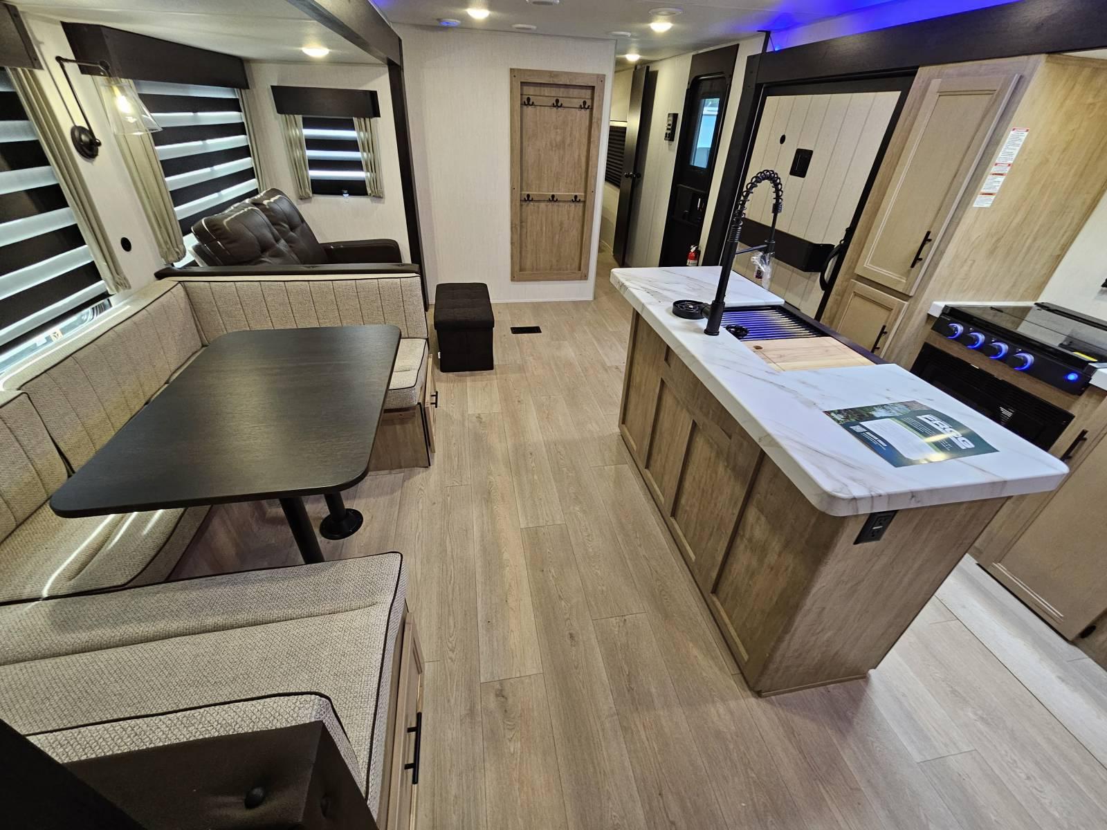 2026 Forest River 2026 Forest River Cherokee Wolf Den - thumbnail 5