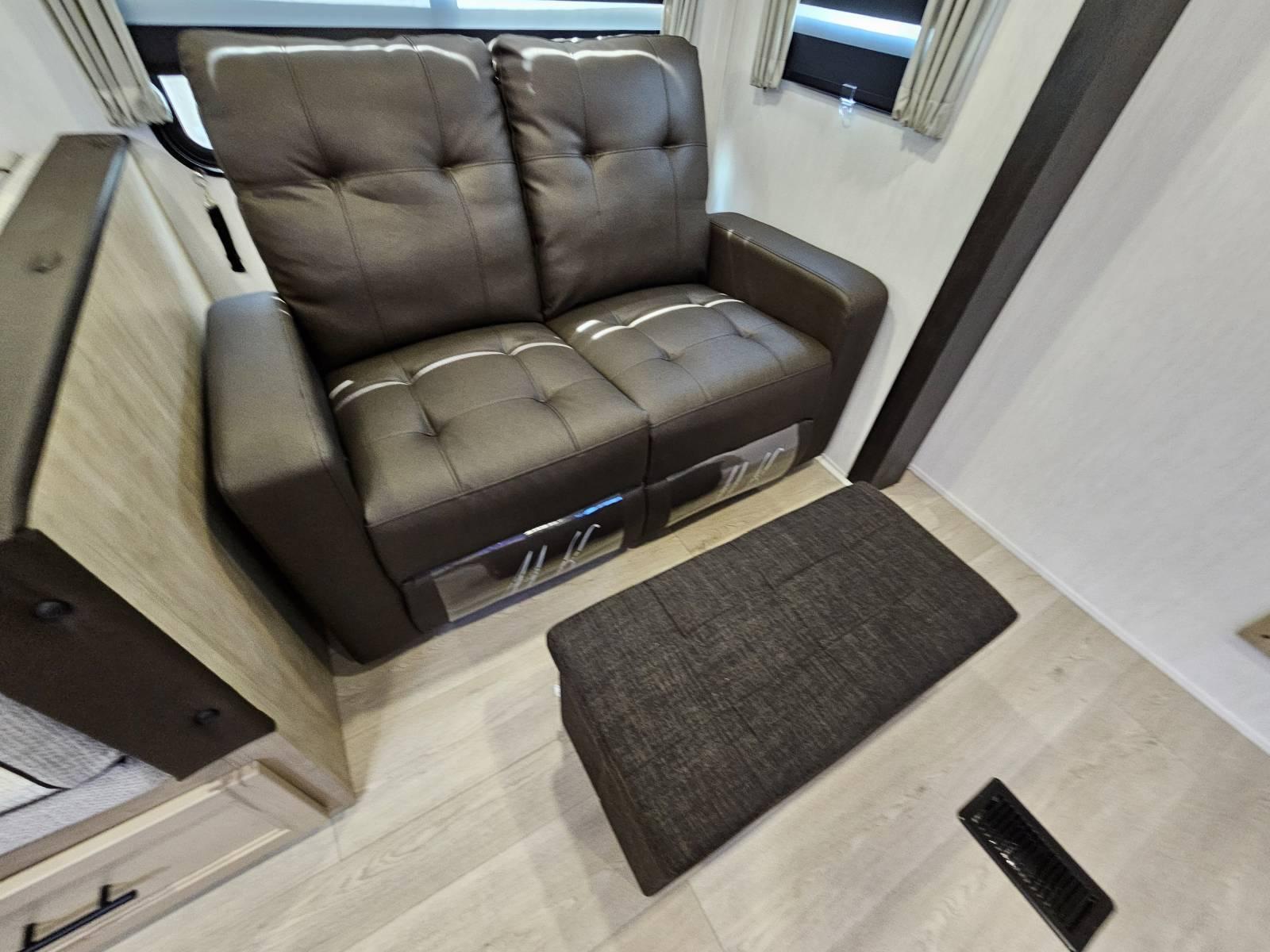 2026 Forest River 2026 Forest River Cherokee Wolf Den - thumbnail 6