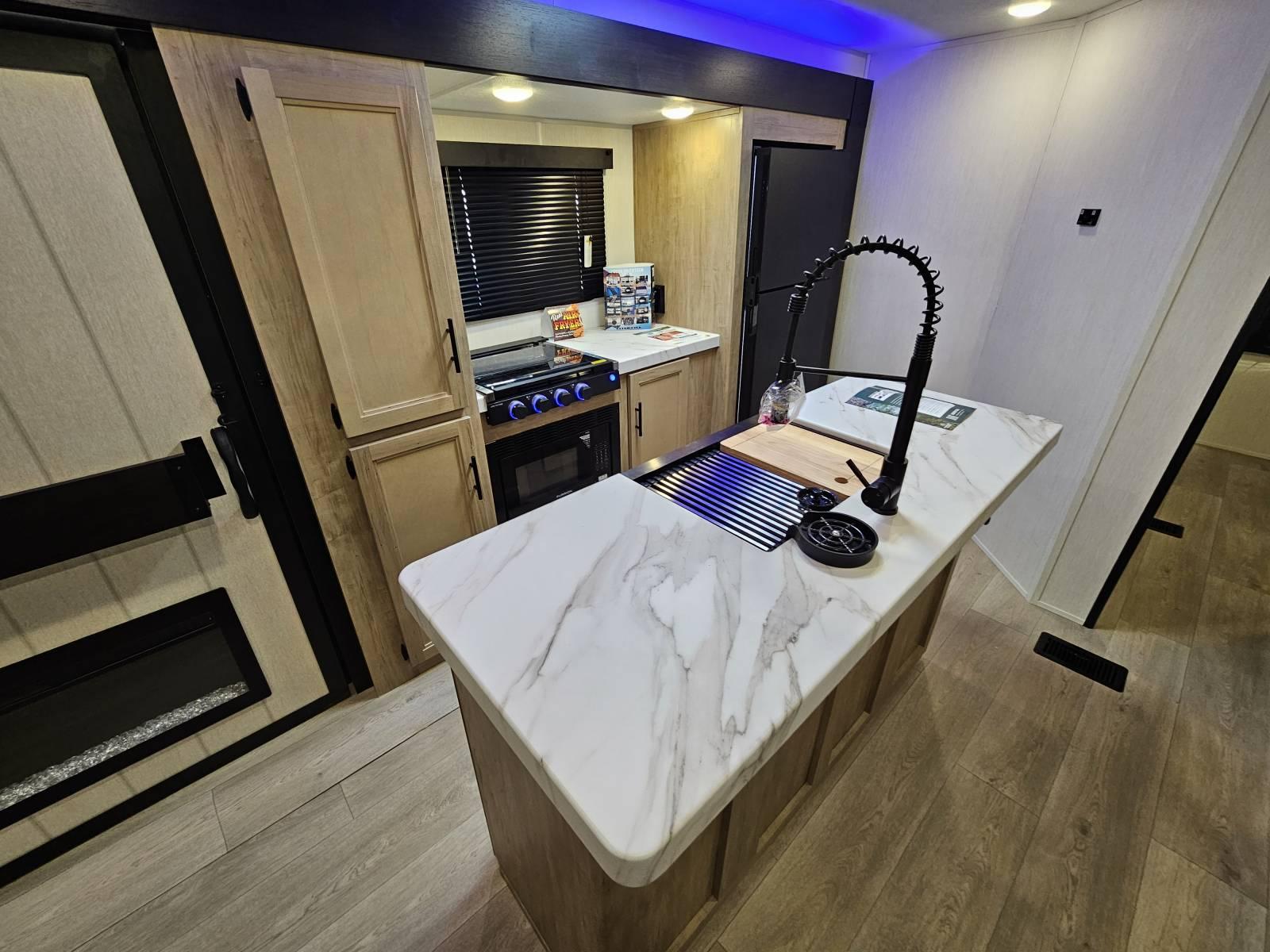 2026 Forest River 2026 Forest River Cherokee Wolf Den - thumbnail 8