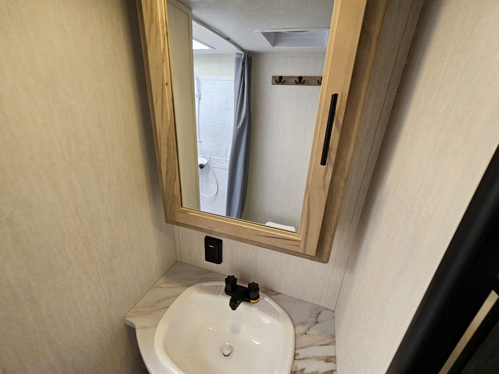 2026 Forest River 2026 Forest River Cherokee Wolf Den - thumbnail 22