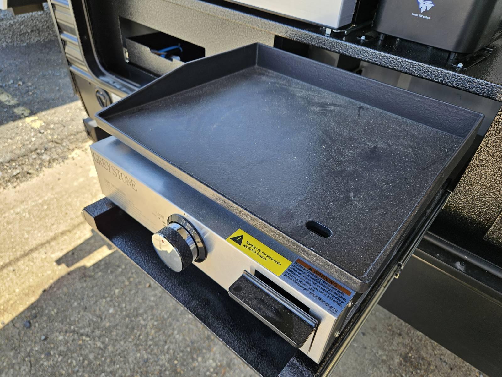 2026 Forest River 2026 Forest River Cherokee Wolf Den - thumbnail 25