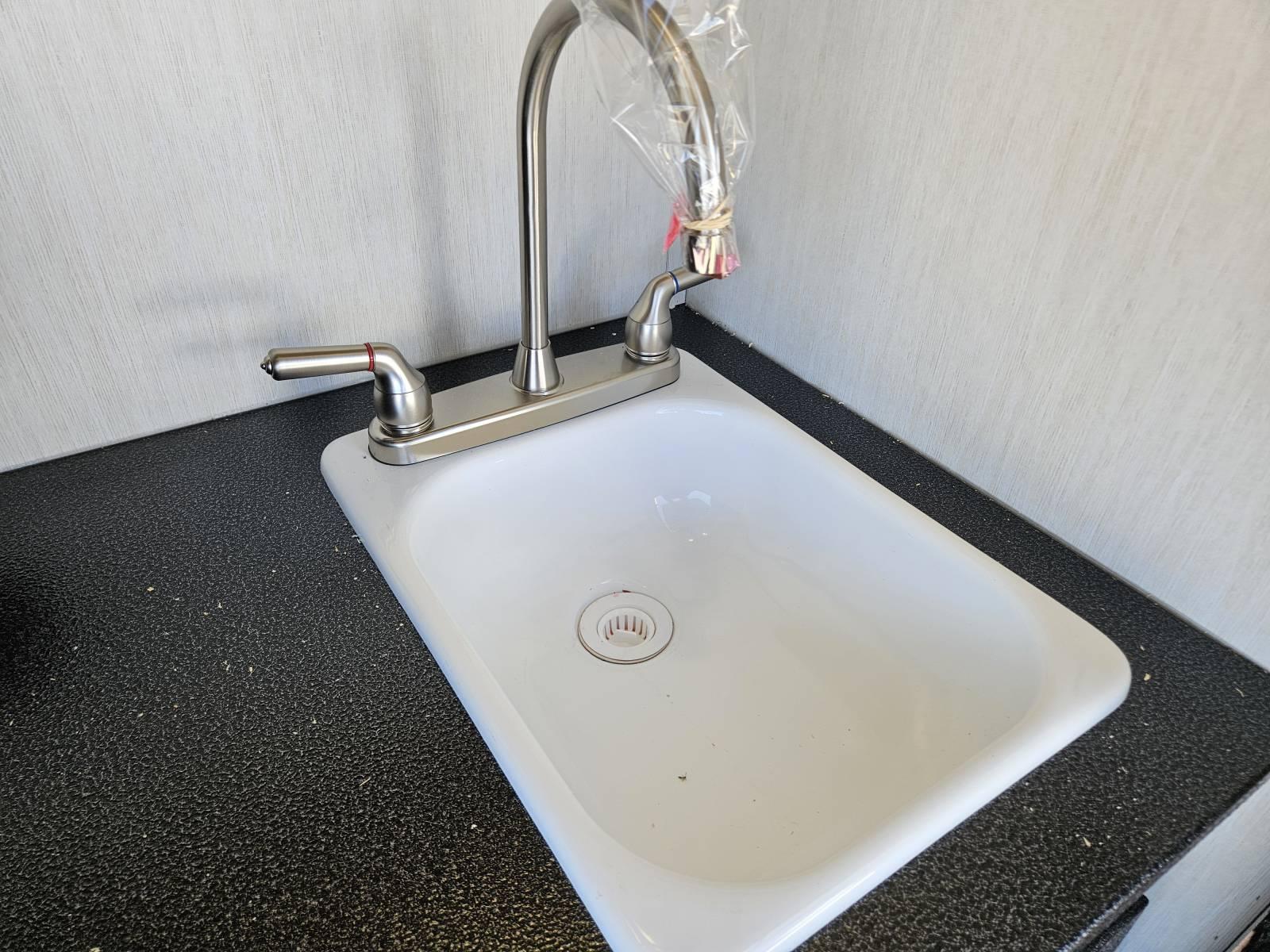 2026 Forest River 2026 Forest River Cherokee Wolf Den - thumbnail 26