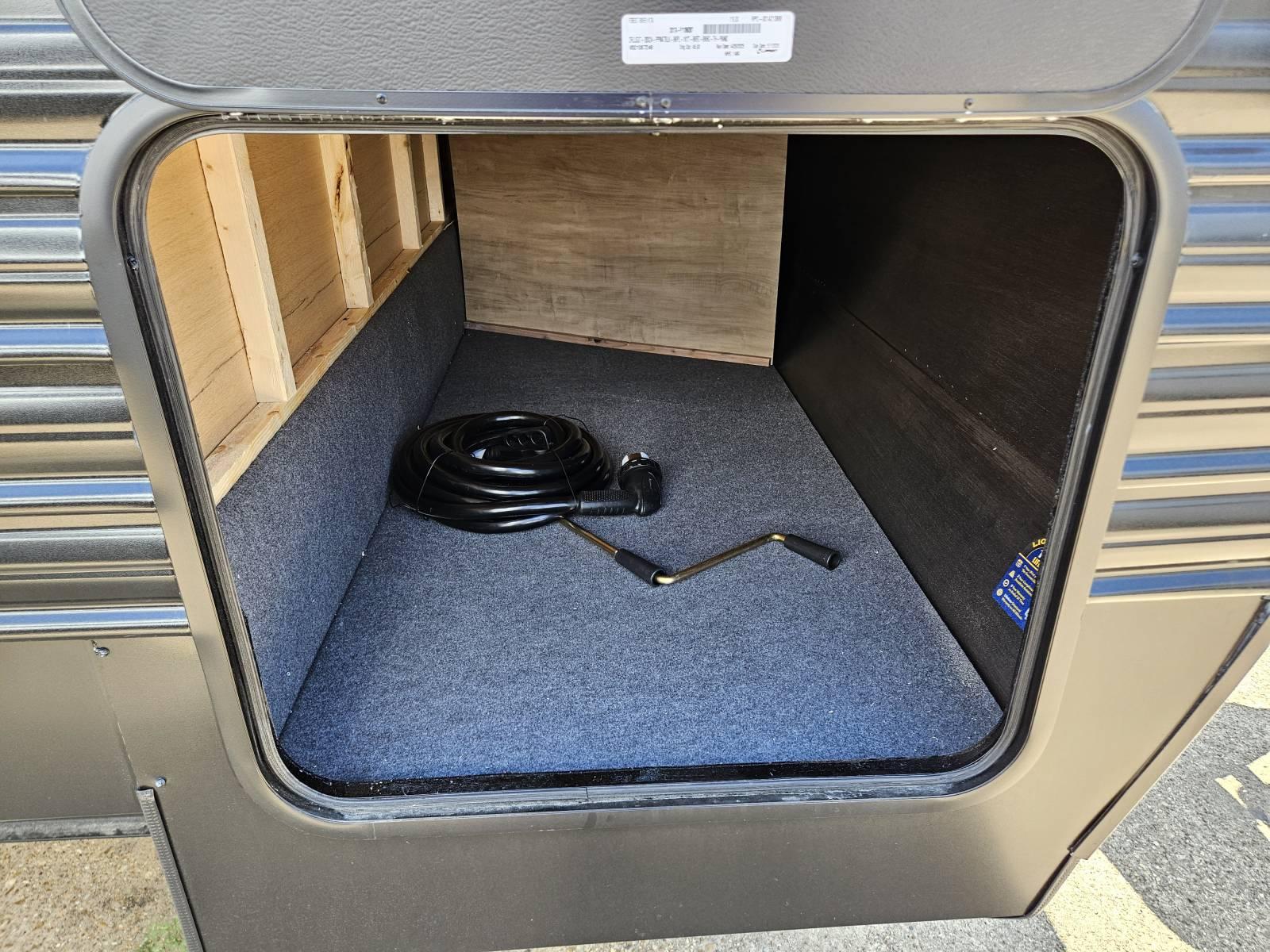 2026 Forest River 2026 Forest River Cherokee Wolf Den - thumbnail 33