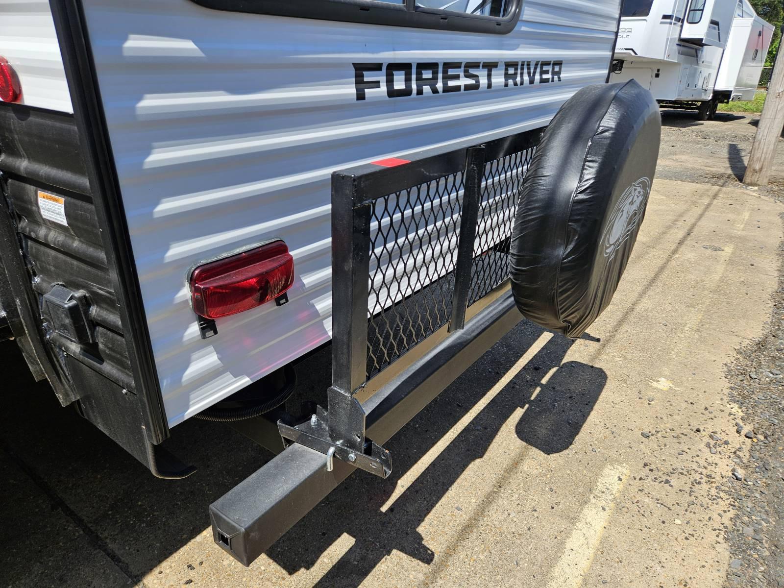 2026 Forest River 2026 Forest River Cherokee Wolf Den - thumbnail 34