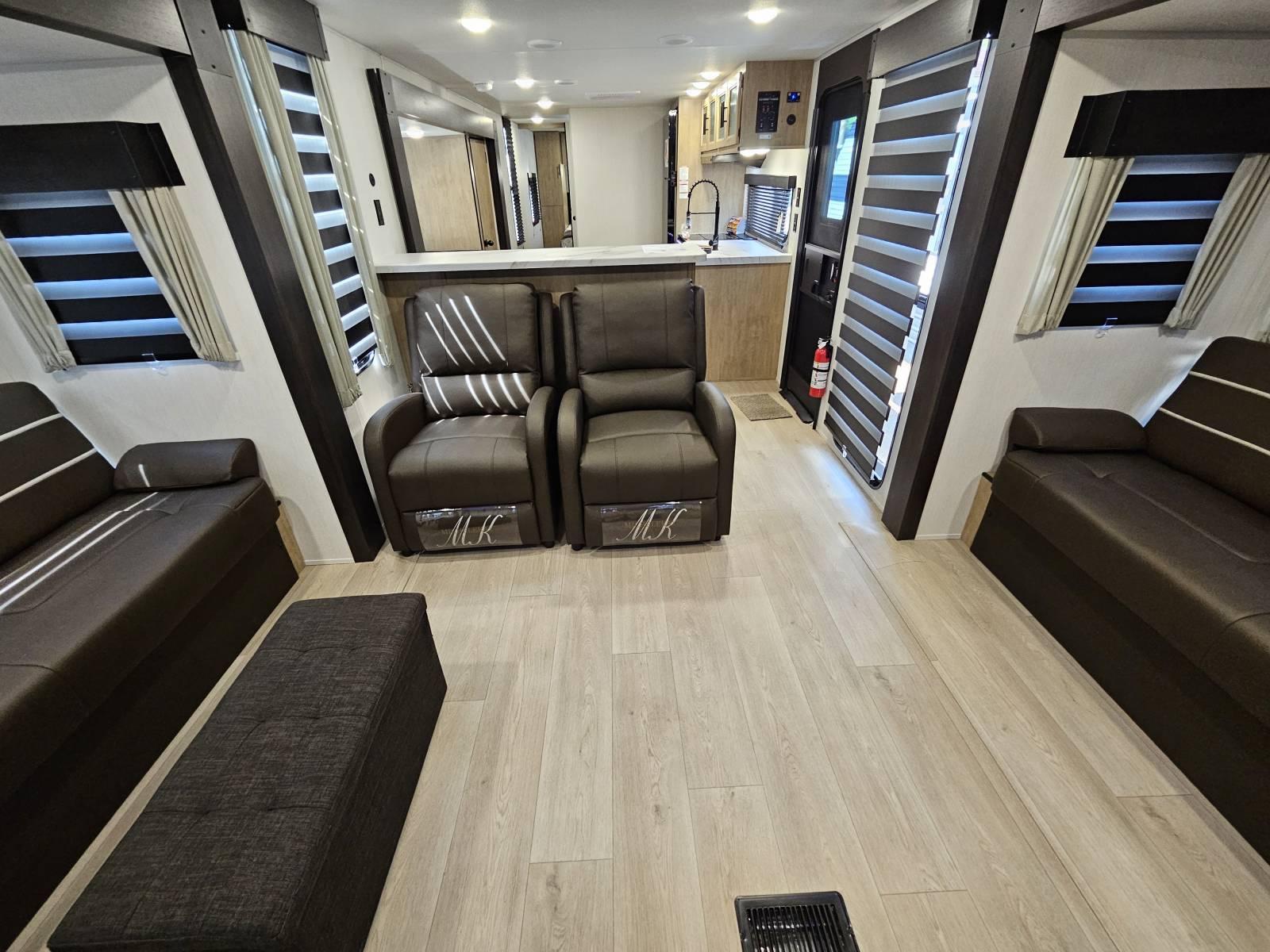 2026 Forest River 2026 Forest River Cherokee Wolf Den - thumbnail 5