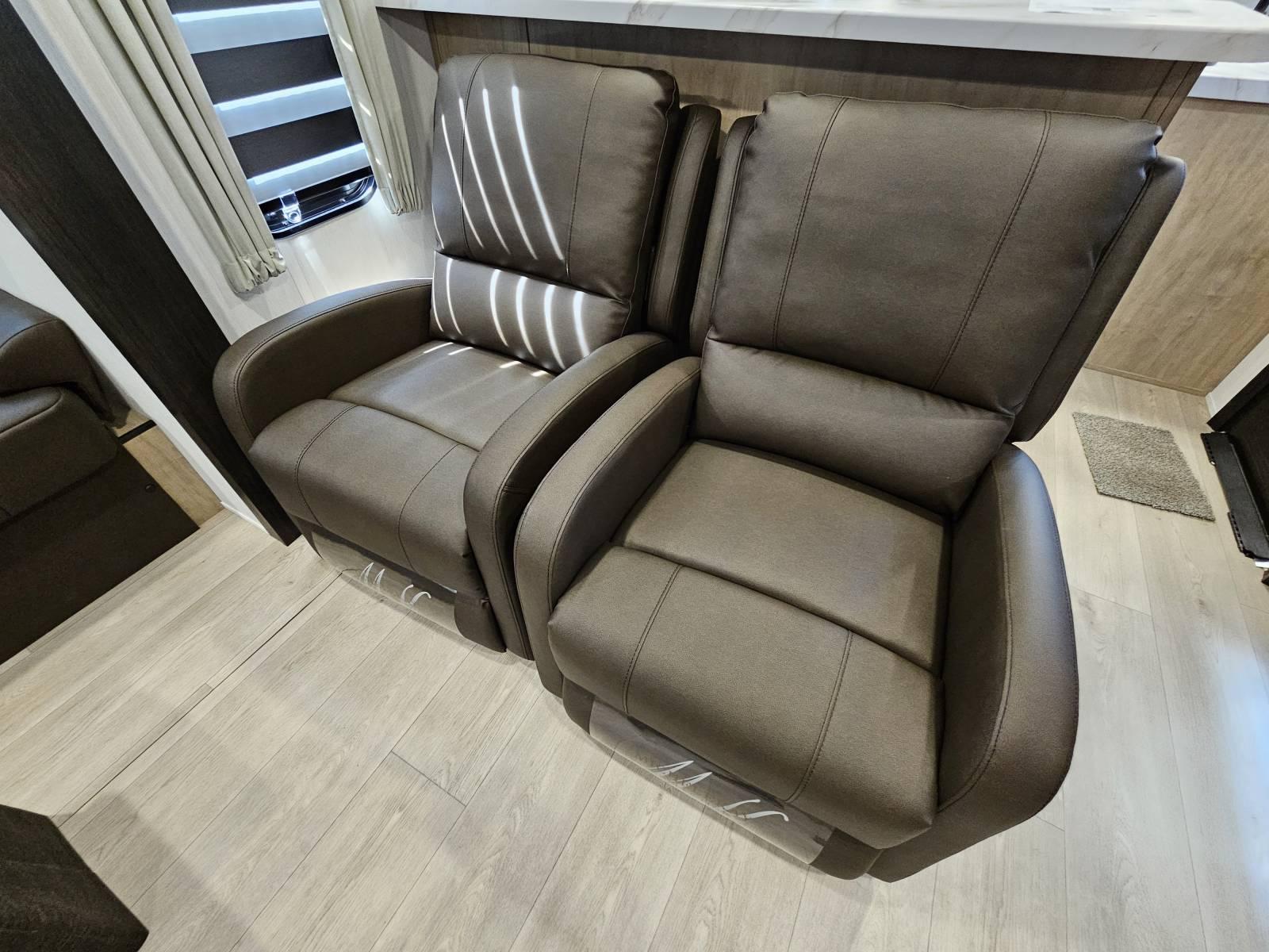 2026 Forest River 2026 Forest River Cherokee Wolf Den - thumbnail 9