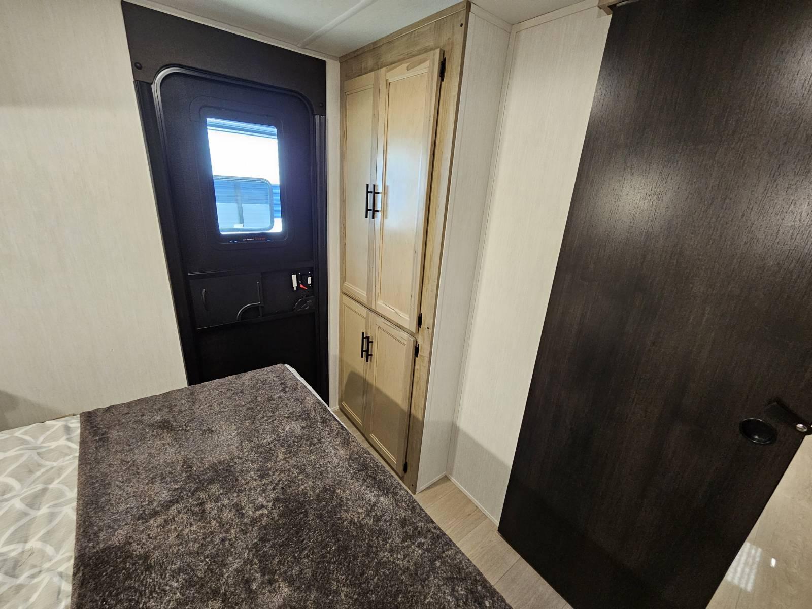 2026 Forest River 2026 Forest River Cherokee Wolf Den - thumbnail 20