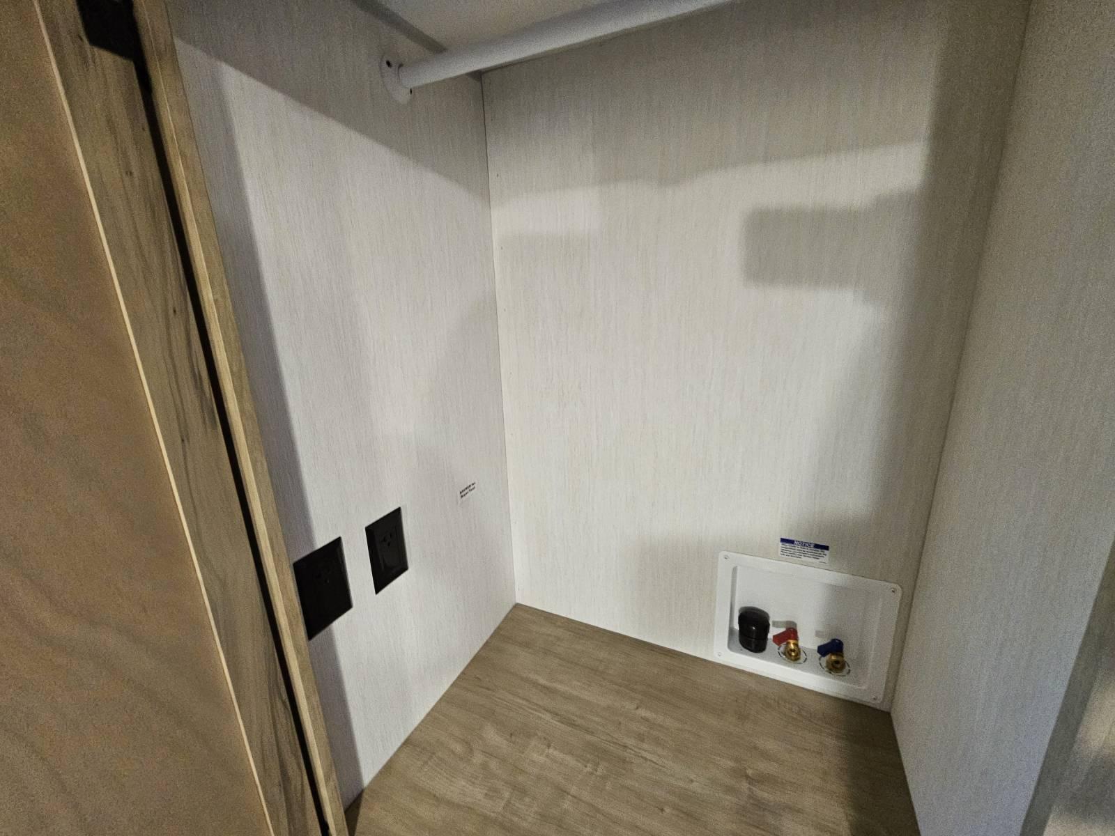 2026 Forest River 2026 Forest River Cherokee Wolf Den - thumbnail 21