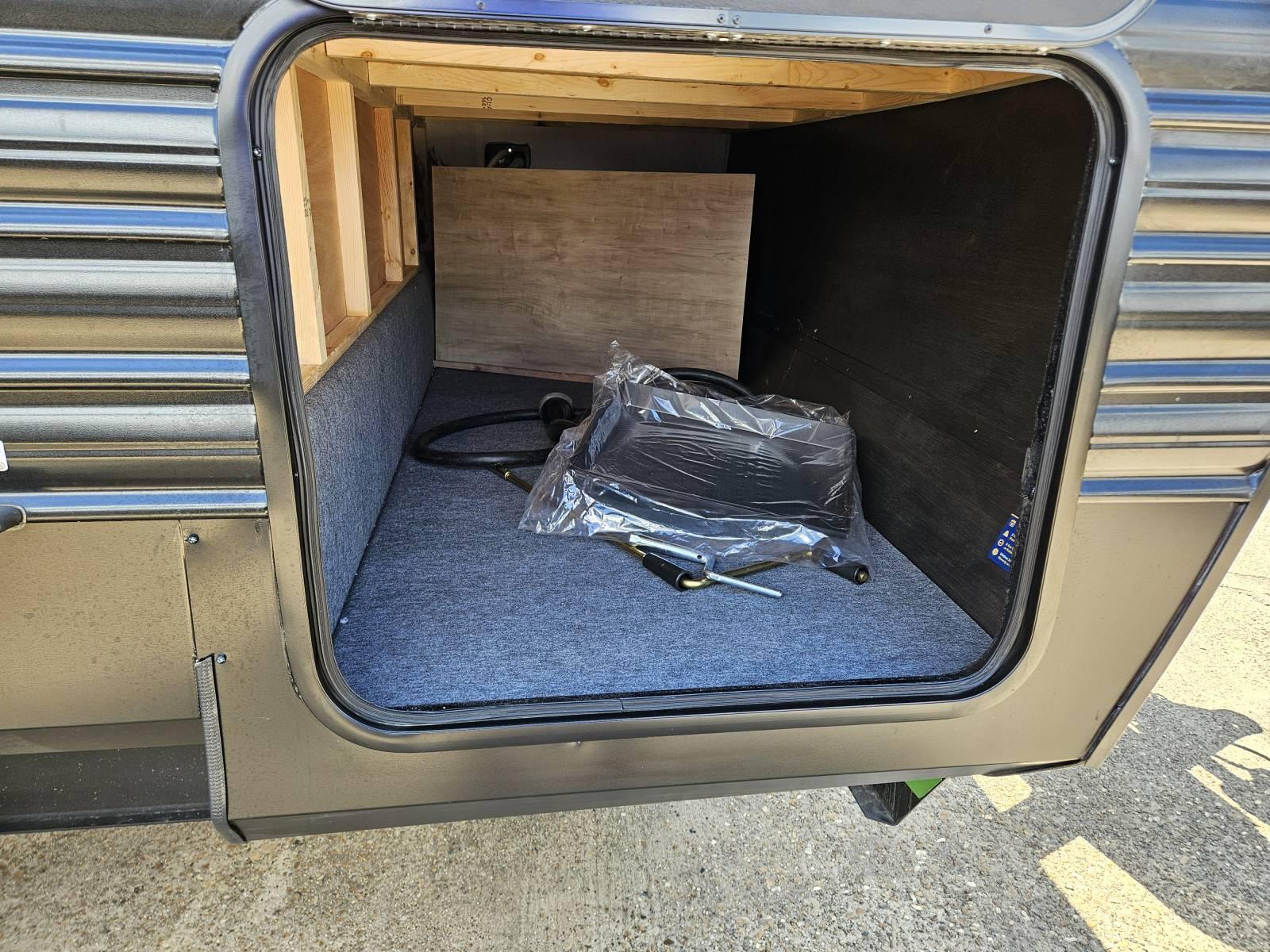 2026 Forest River 2026 Forest River Cherokee Wolf Den - thumbnail 32