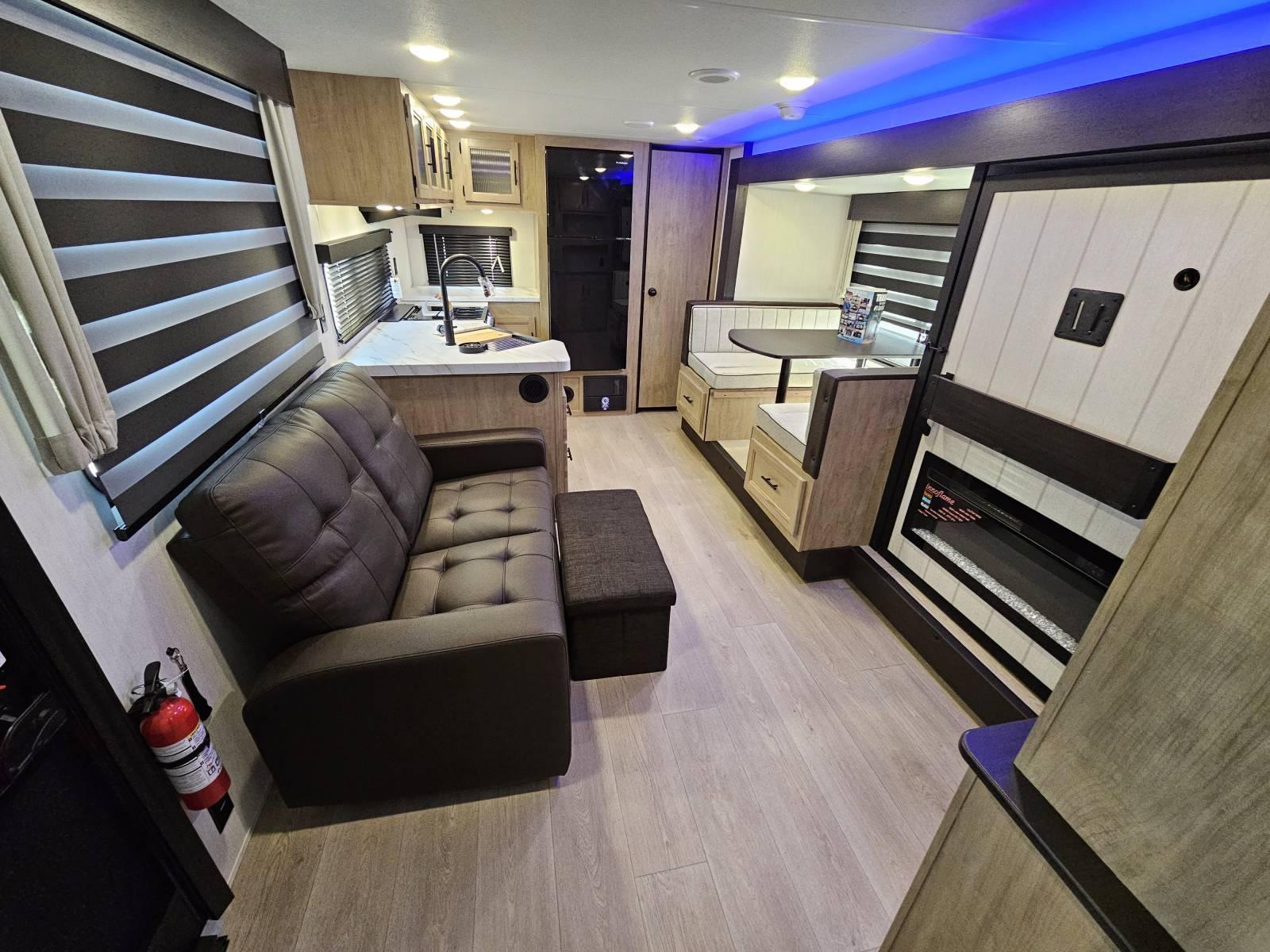 2026 Forest River 2026 Forest River Cherokee Grey Wolf - thumbnail 4