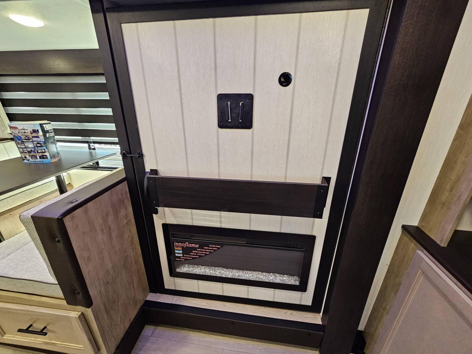 2026 Forest River 2026 Forest River Cherokee Grey Wolf - thumbnail 7