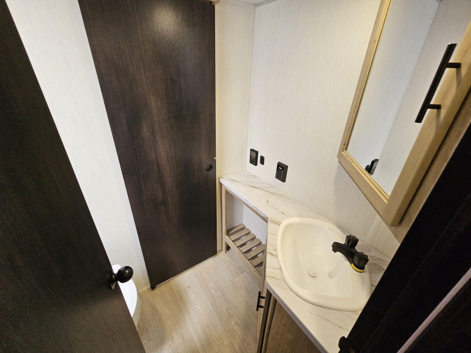 2026 Forest River 2026 Forest River Cherokee Grey Wolf - thumbnail 18