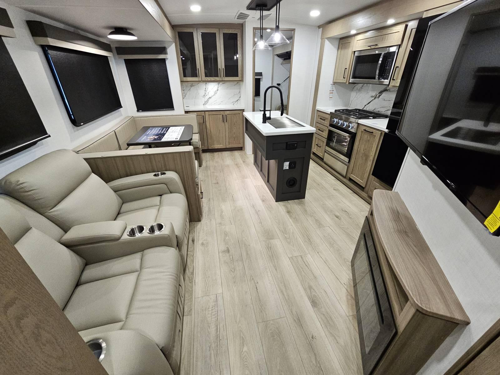 2026 Forest River 2026 Forest River Flagstaff Classic - thumbnail 4