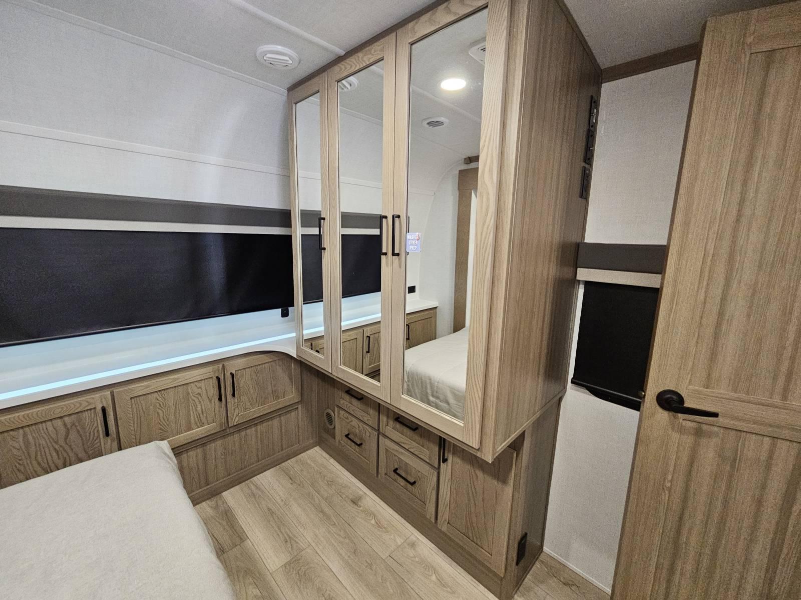 2026 Forest River 2026 Forest River Flagstaff Classic - thumbnail 17