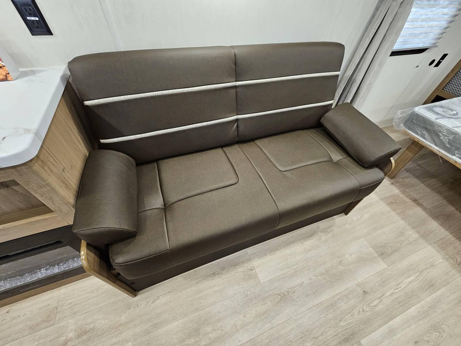 2026 Forest River 2026 Forest River Cherokee Grey Wolf - thumbnail 6