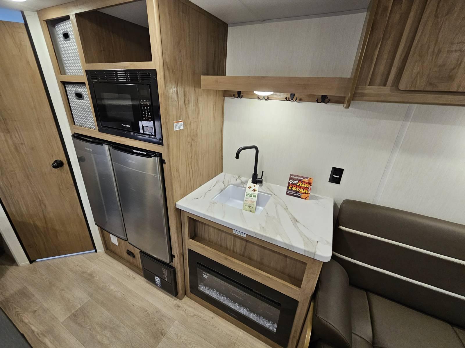 2026 Forest River 2026 Forest River Cherokee Grey Wolf - thumbnail 8