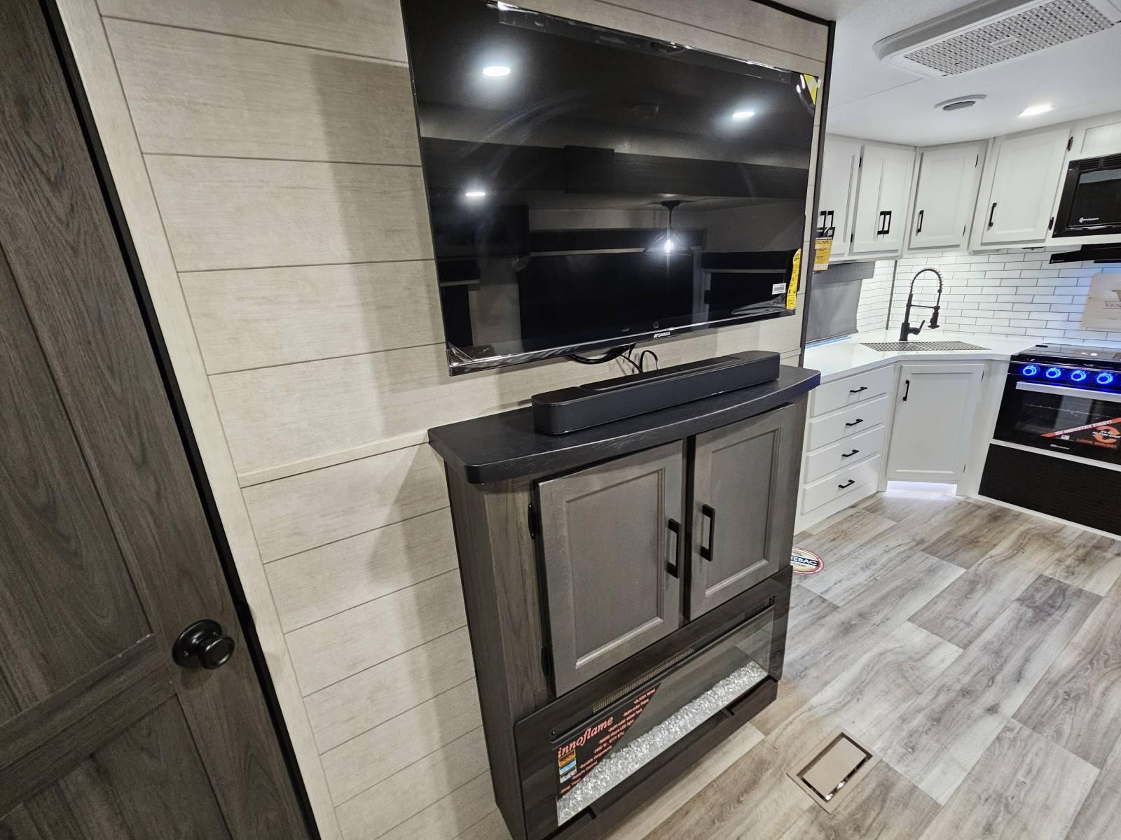 2026 Venture RV 2026 Venture RV SportTrek Touring Edition - thumbnail 7