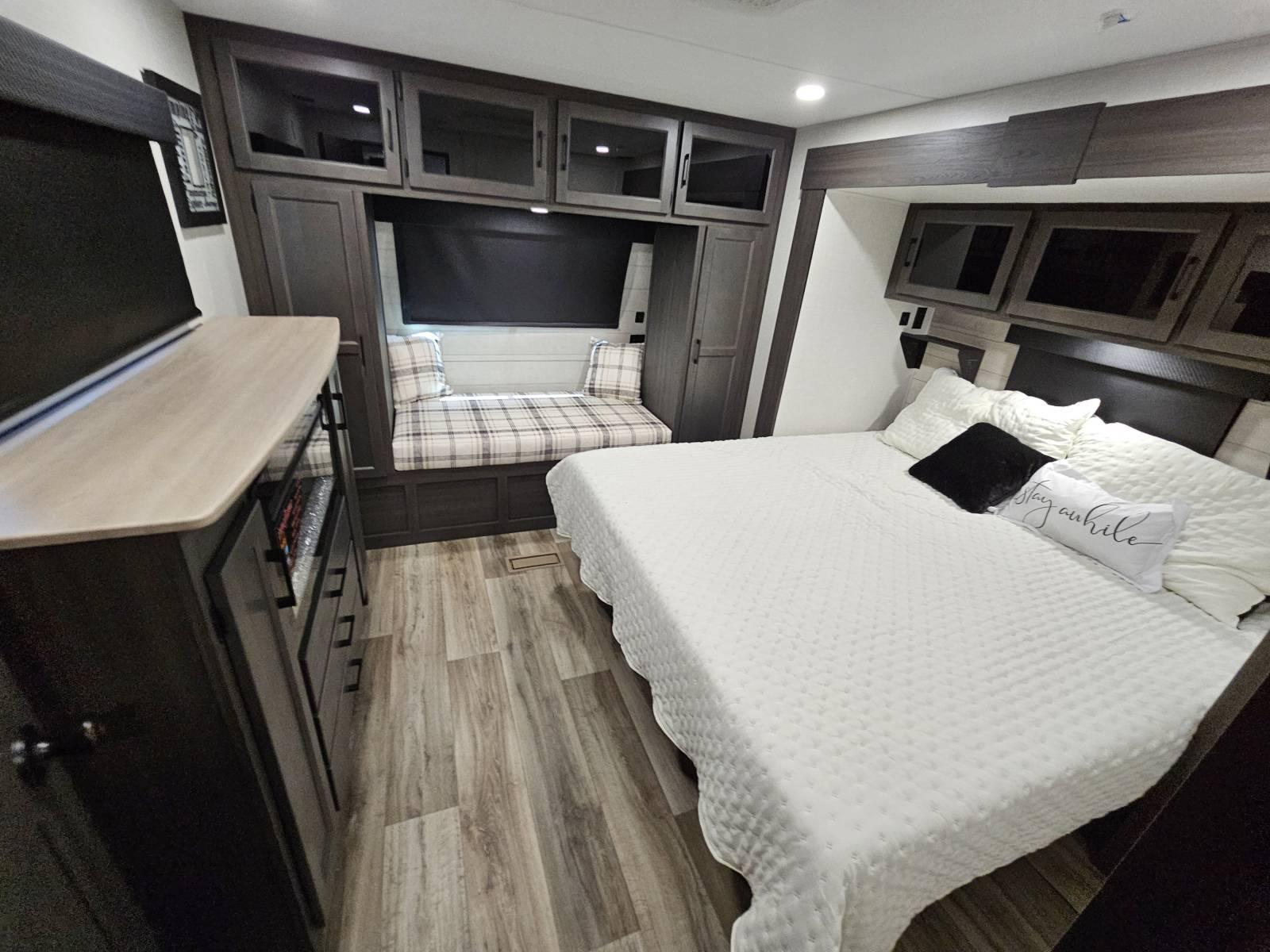 2026 Venture RV 2026 Venture RV SportTrek Touring Edition - thumbnail 14