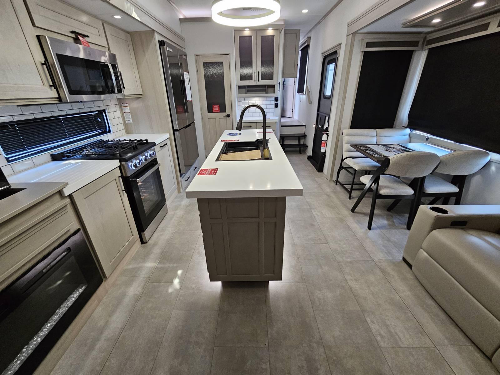 2026 Grand Design 2026 Grand Design Solitude - thumbnail 5