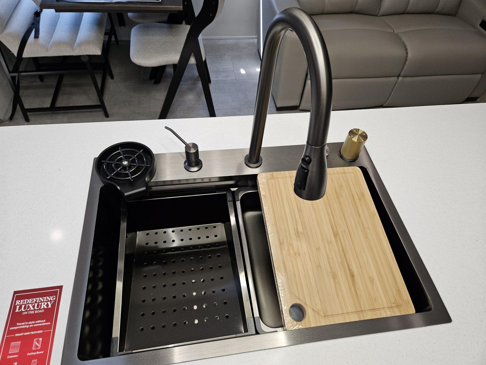 2026 Grand Design 2026 Grand Design Solitude - thumbnail 11