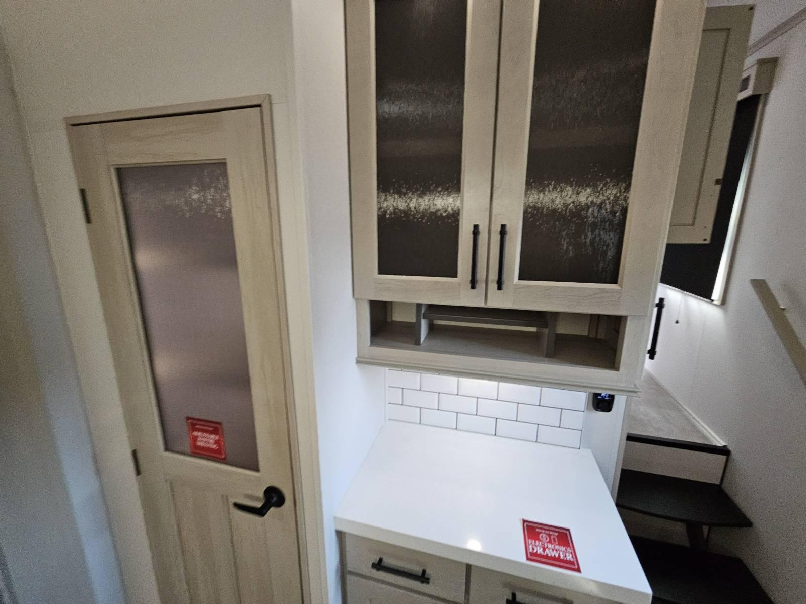 2026 Grand Design 2026 Grand Design Solitude - thumbnail 14