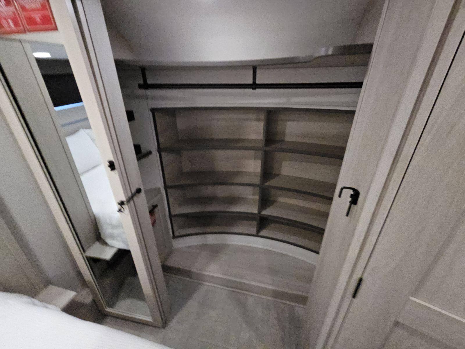 2026 Grand Design 2026 Grand Design Solitude - thumbnail 19