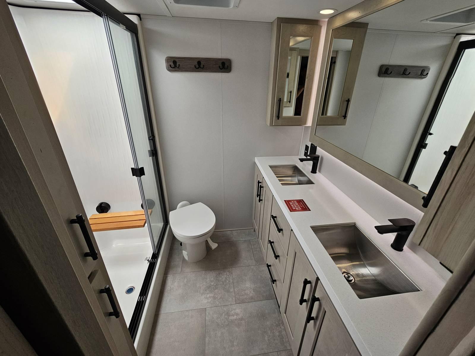 2026 Grand Design 2026 Grand Design Solitude - thumbnail 22