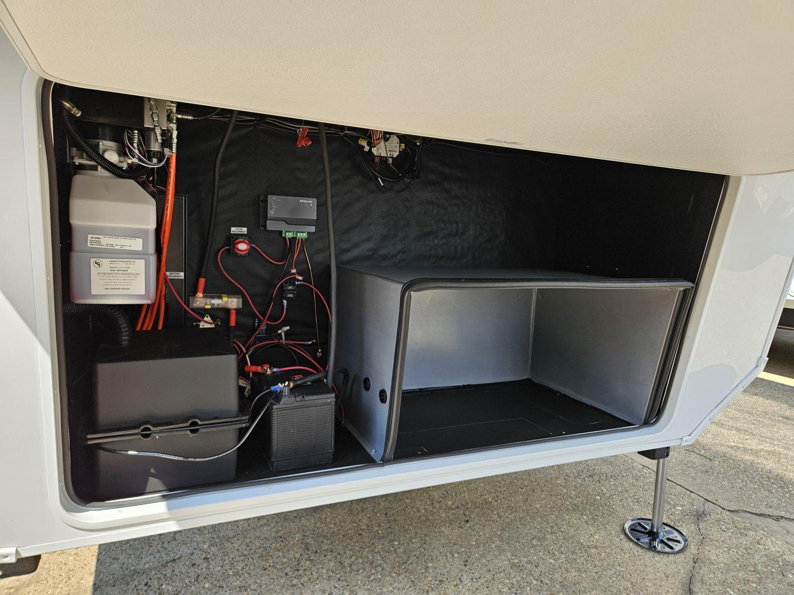 2026 Grand Design 2026 Grand Design Solitude - thumbnail 32