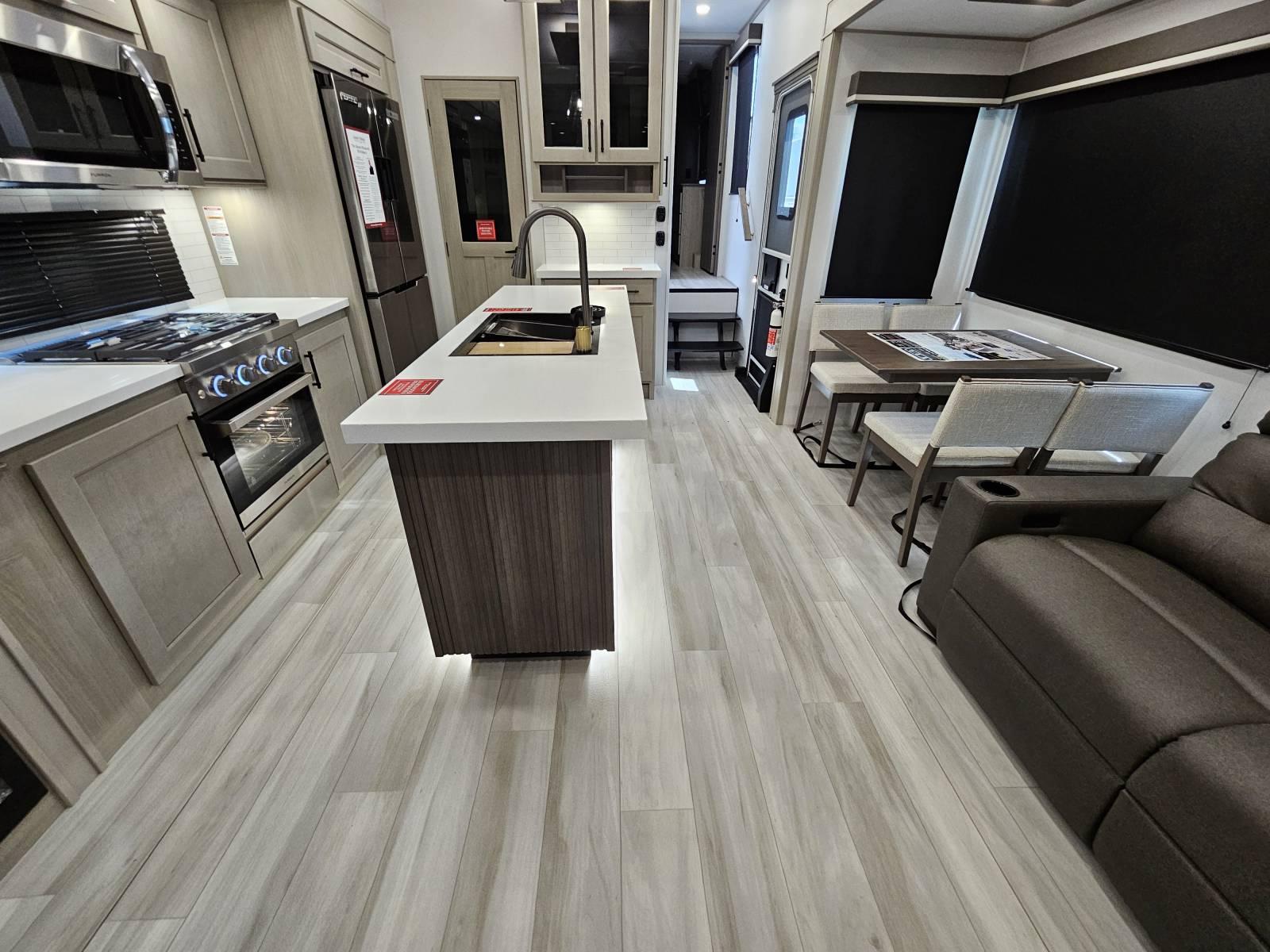 2026 Grand Design 2026 Grand Design Influence - thumbnail 5