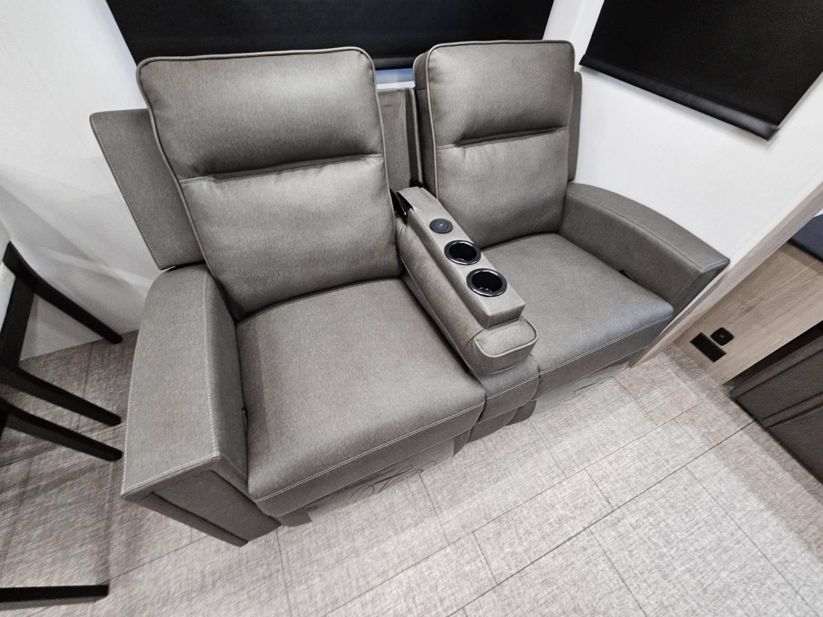 2026 Grand Design 2026 Grand Design Imagine - thumbnail 7