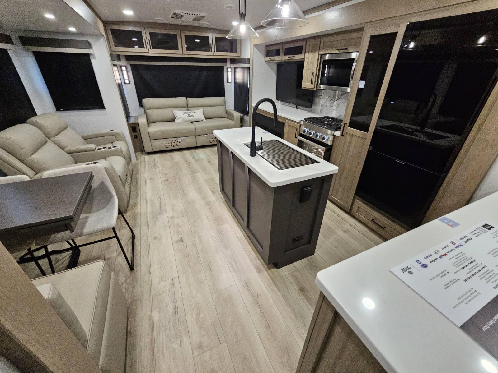 2026 Forest River 2026 Forest River Flagstaff Classic - thumbnail 4