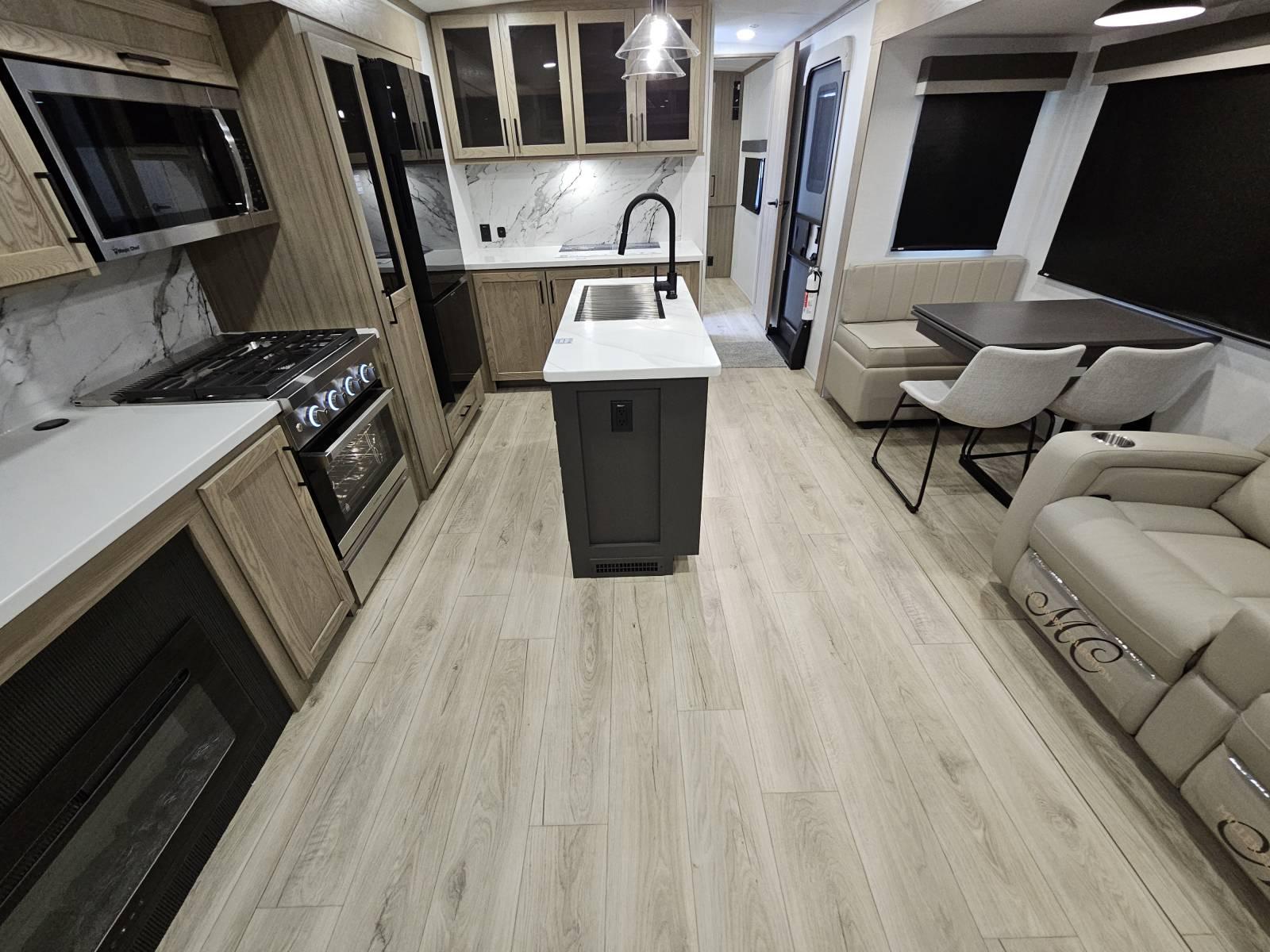 2026 Forest River 2026 Forest River Flagstaff Classic - thumbnail 5