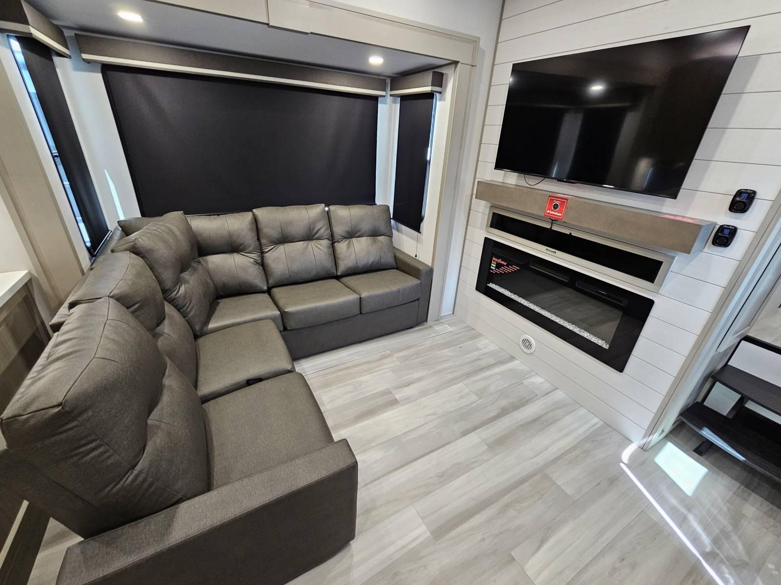 2026 Grand Design 2026 Grand Design Influence - thumbnail 6