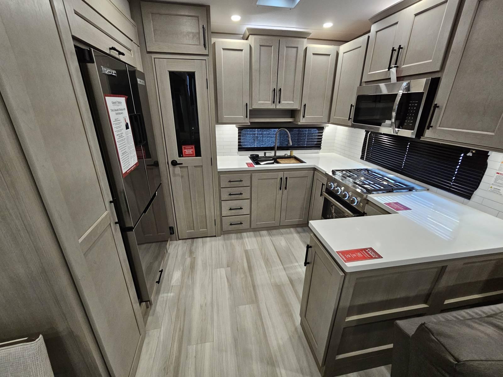 2026 Grand Design 2026 Grand Design Influence - thumbnail 9