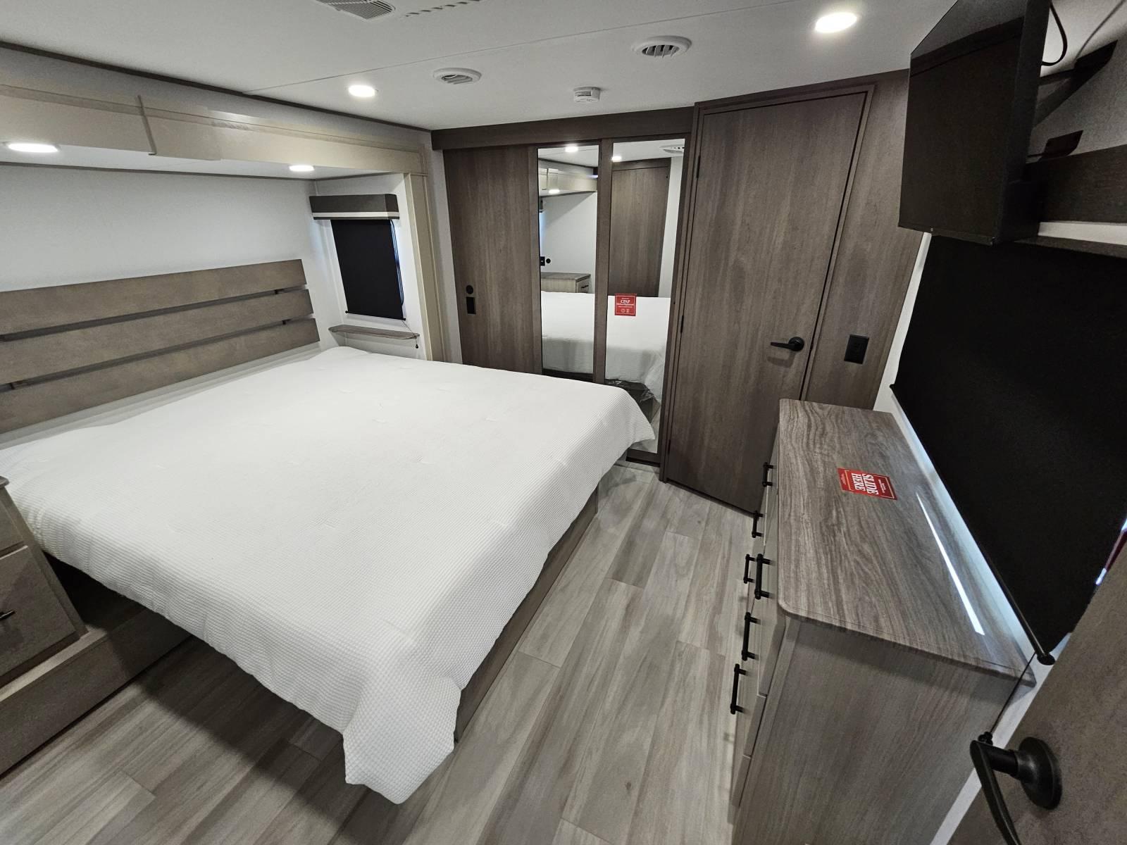 2026 Grand Design 2026 Grand Design Influence - thumbnail 16