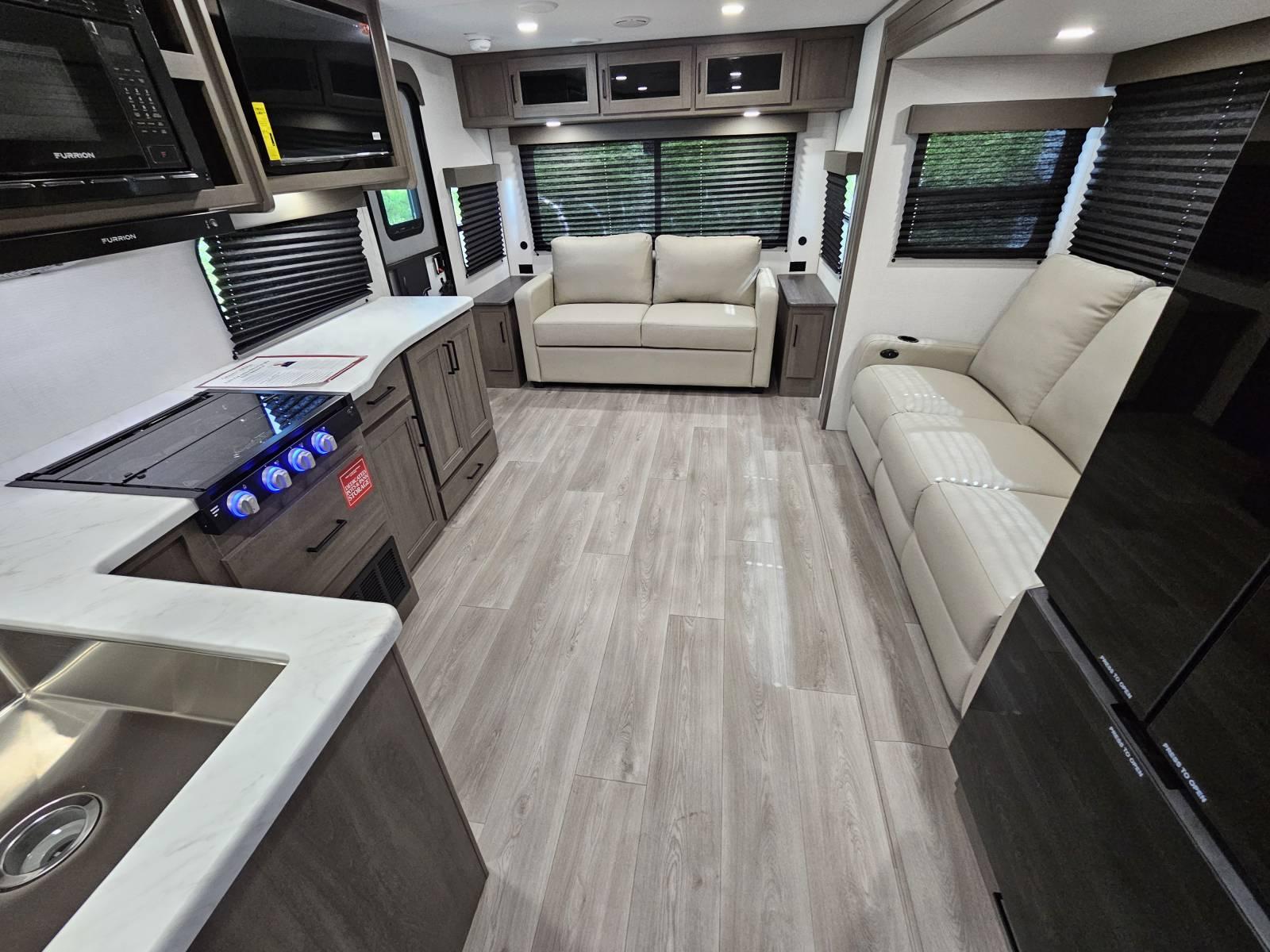 2026 Grand Design 2026 Grand Design Transcend - thumbnail 5