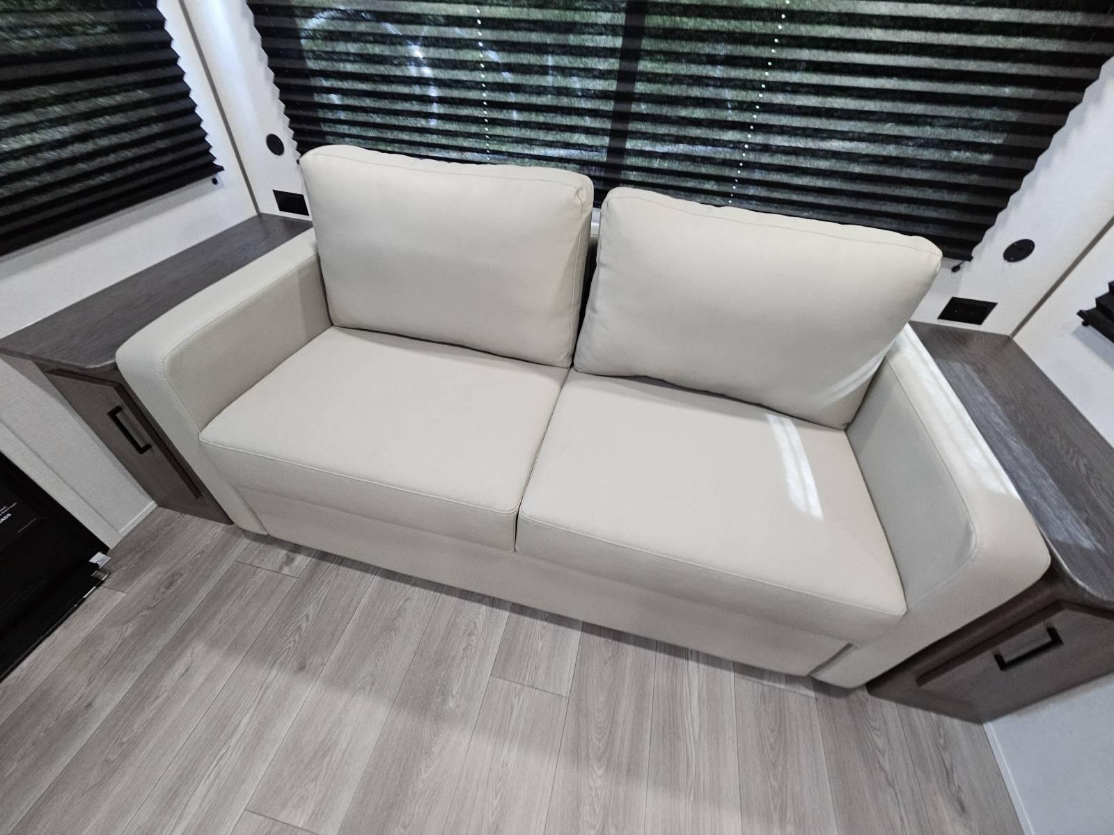 2026 Grand Design 2026 Grand Design Transcend - thumbnail 6